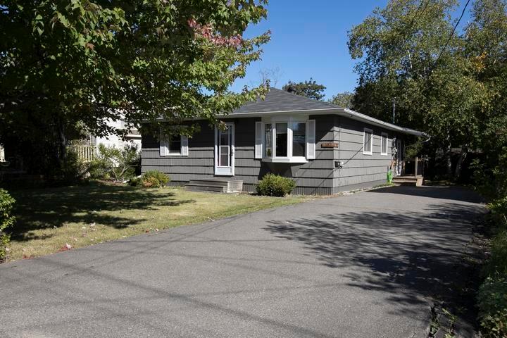 Photo 4 of 552 Lake Street, Sault Ste Marie, Ward 2 — HOMEH
