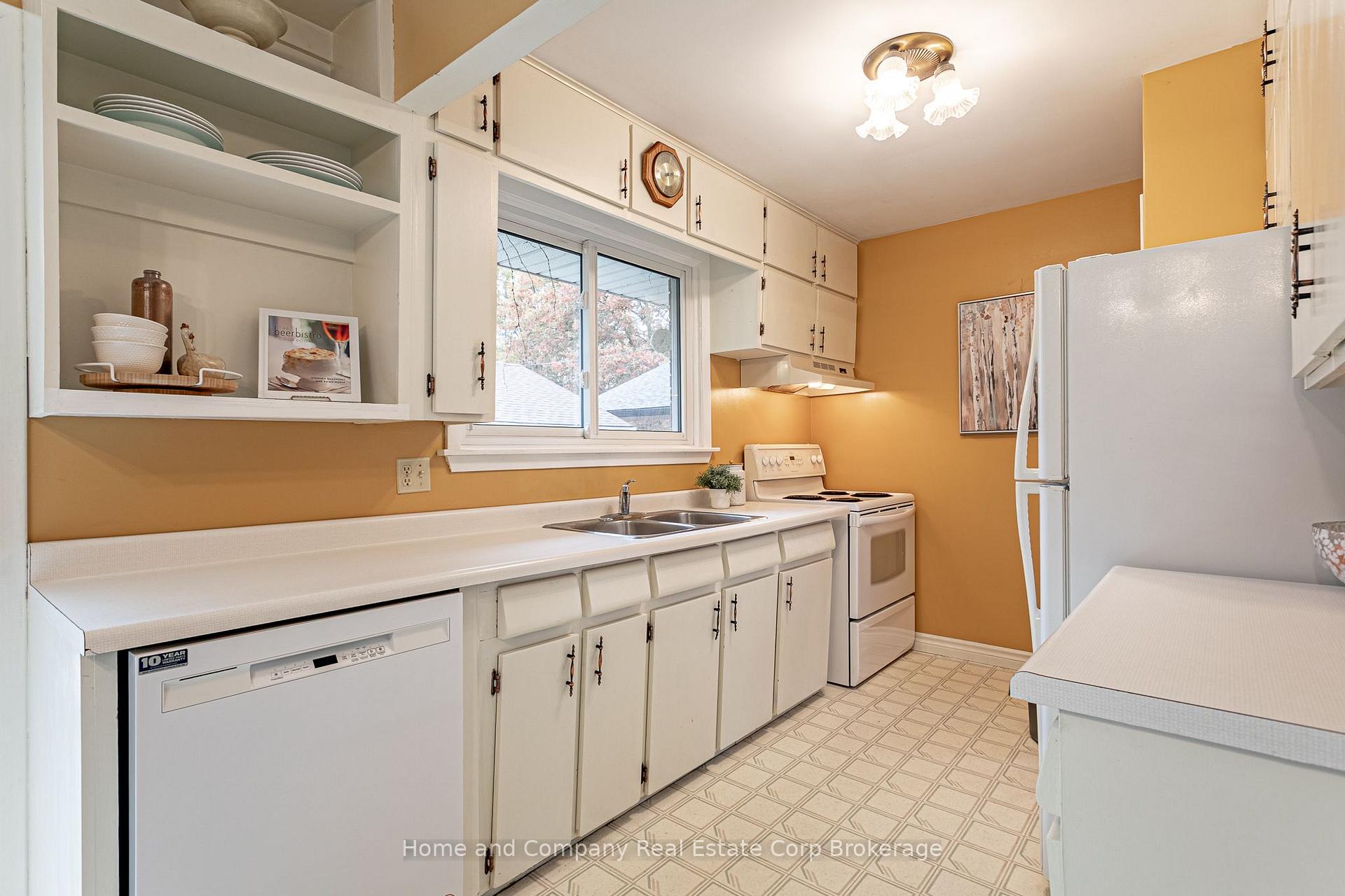 Photo 15 of 28 Hesson Street, Stratford — HOMEH