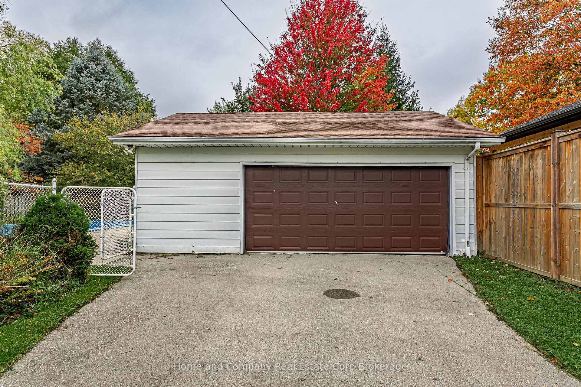 Photo 26 of 28 Hesson Street, Stratford — HOMEH