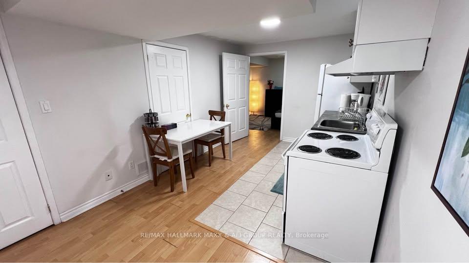 Photo 5 of Unit Bsmt, 157 Amulet Crescent, Richmond Hill, Rouge Woods — HOMEH