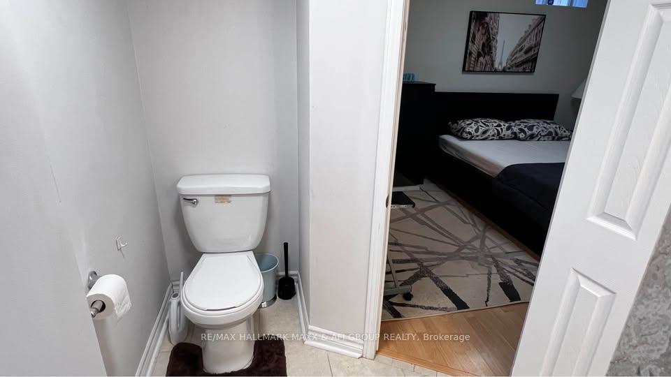 Photo 12 of Unit Bsmt, 157 Amulet Crescent, Richmond Hill, Rouge Woods — HOMEH