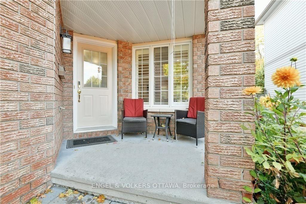 Photo 2 of 13 Picasso Drive, Ottawa, Hunt Club Park — HOMEH