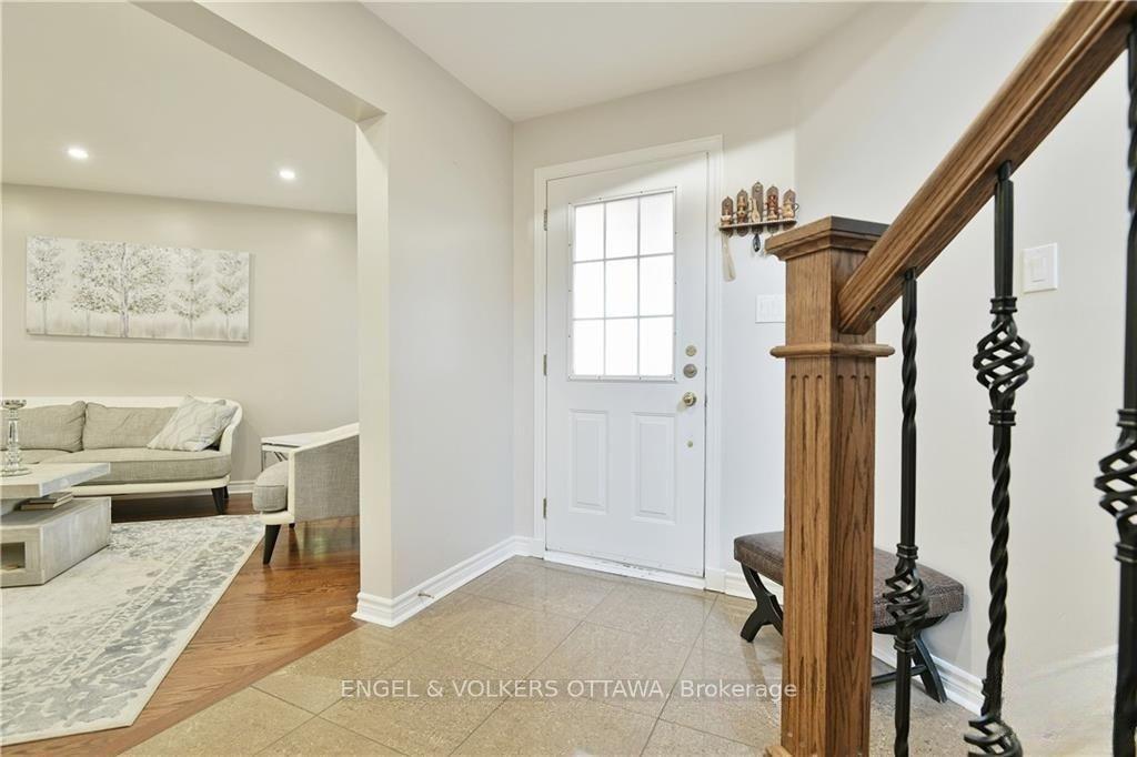 Photo 3 of 13 Picasso Drive, Ottawa, Hunt Club Park — HOMEH