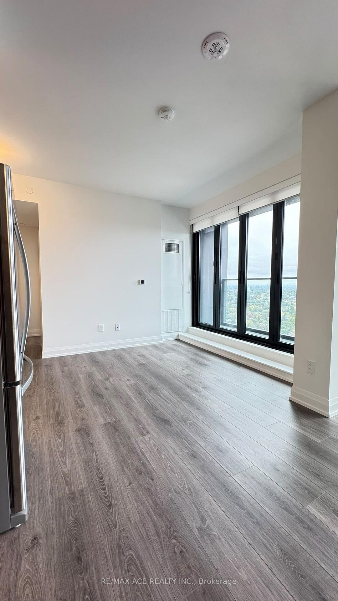 Photo 6 of Unit 3008, 20 Soudan Avenue, Toronto, Mount Pleasant West — HOMEH