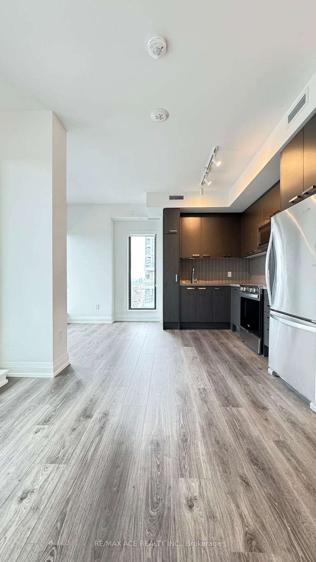 Photo 7 of Unit 3008, 20 Soudan Avenue, Toronto, Mount Pleasant West — HOMEH