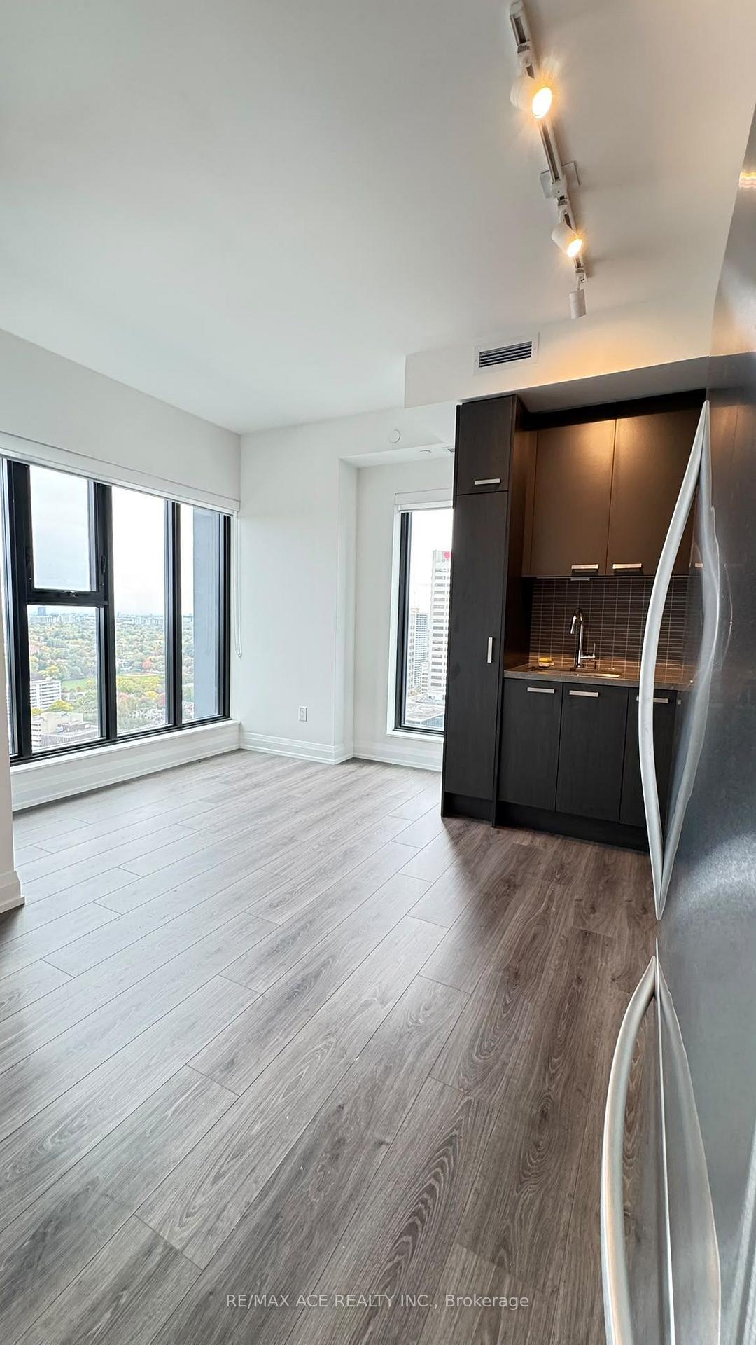 Photo 9 of Unit 3008, 20 Soudan Avenue, Toronto, Mount Pleasant West — HOMEH