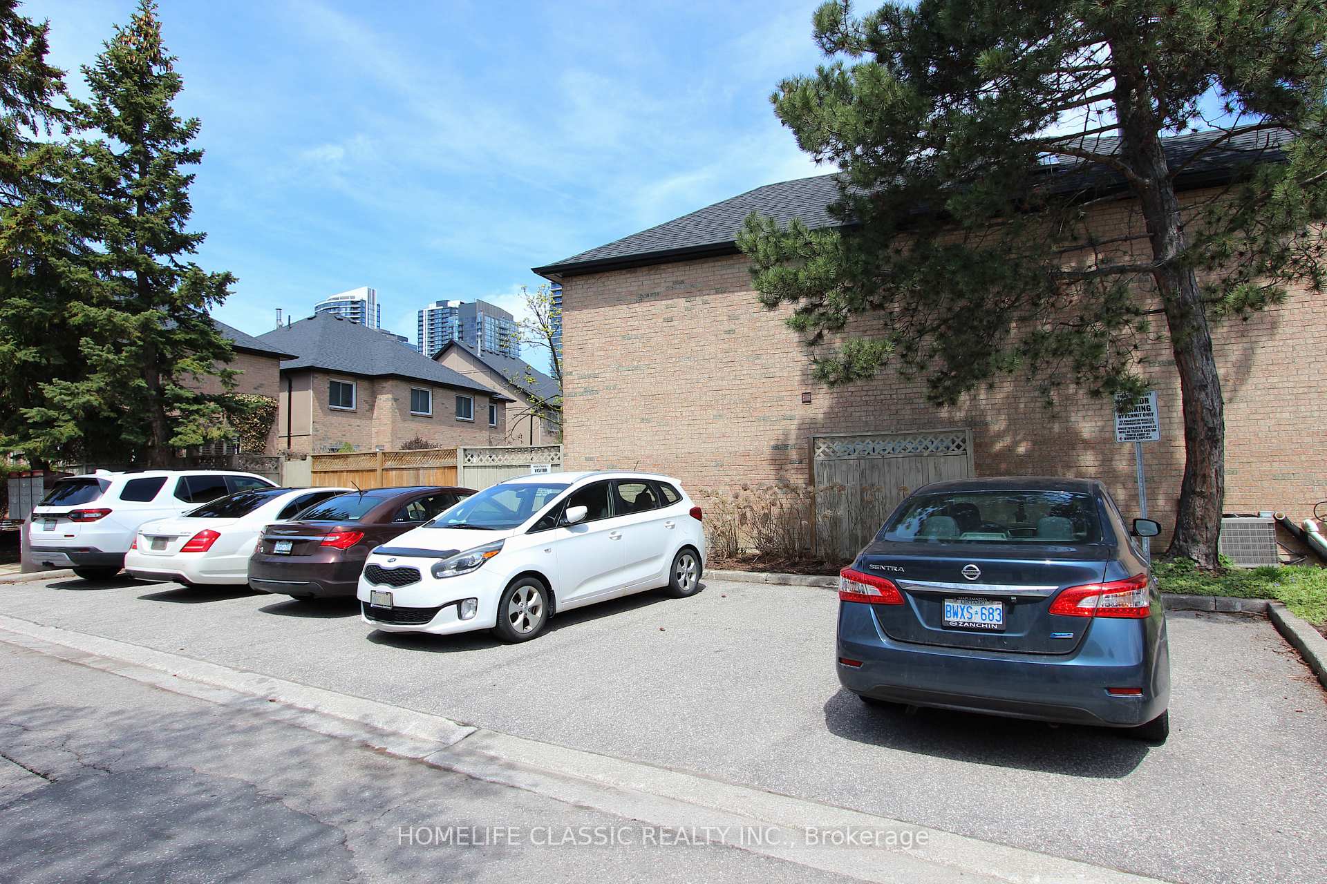 Photo 3 of Unit 51, 4635 Regents Terrace, Mississauga, Hurontario — HOMEH