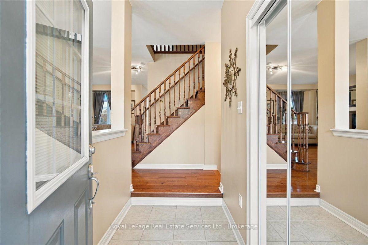 Photo 5 of 5569 Waterwind Crescent, Mississauga, Churchill Meadows — HOMEH