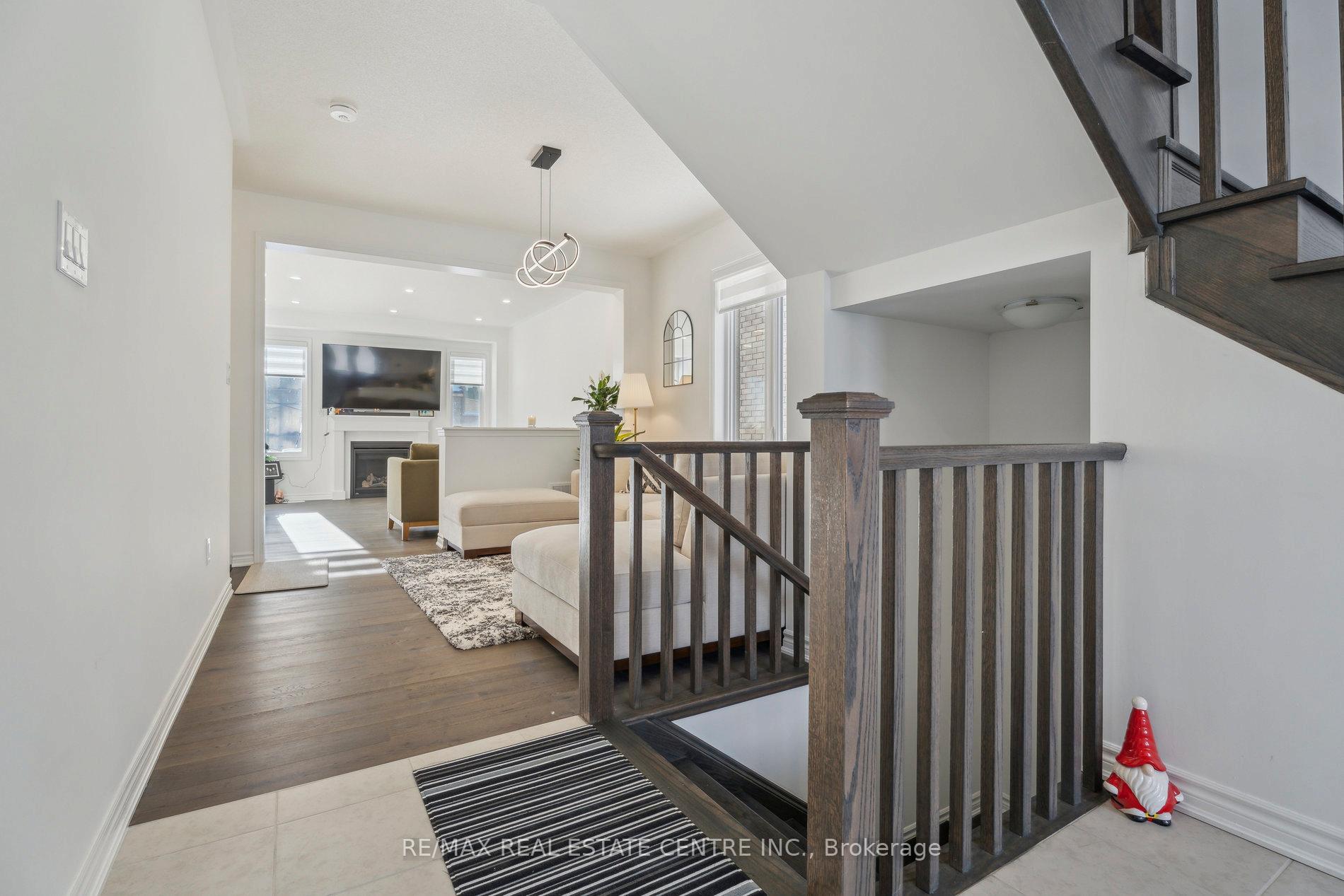 Photo 7 of 699 Newlove Street, Innisfil, Rural Innisfil — HOMEH