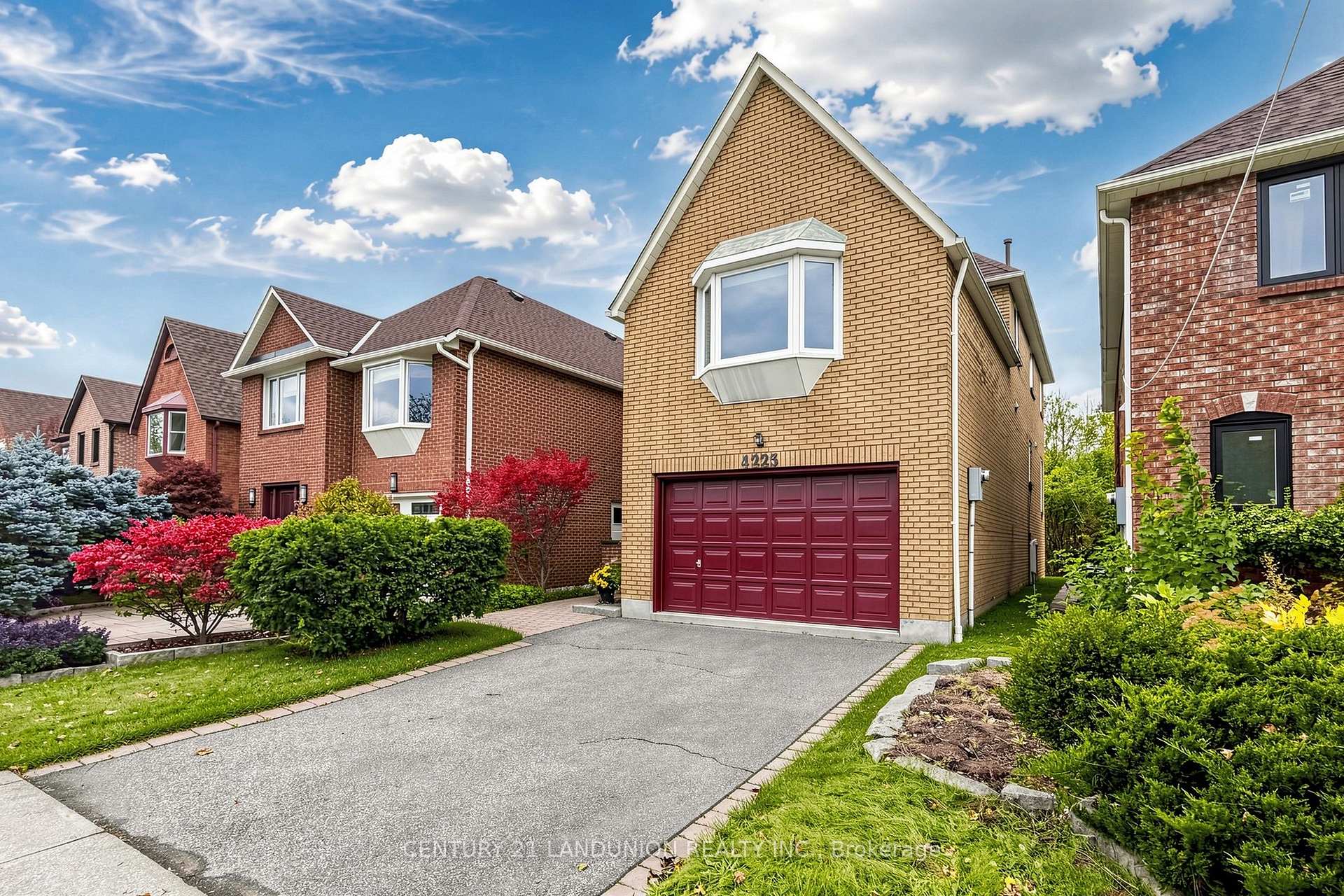 Photo 5 of 4223 Lastrada Heights, Mississauga, Creditview — HOMEH