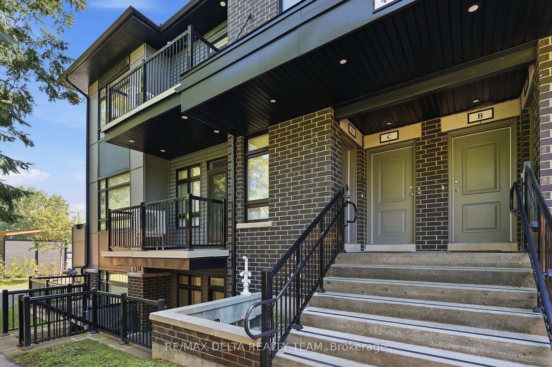 Photo 2 of Unit C, 400 C Rolling Meadow Crescent, Ottawa, Mer Bleue/Bradley Estates/Anderson Park — HOMEH