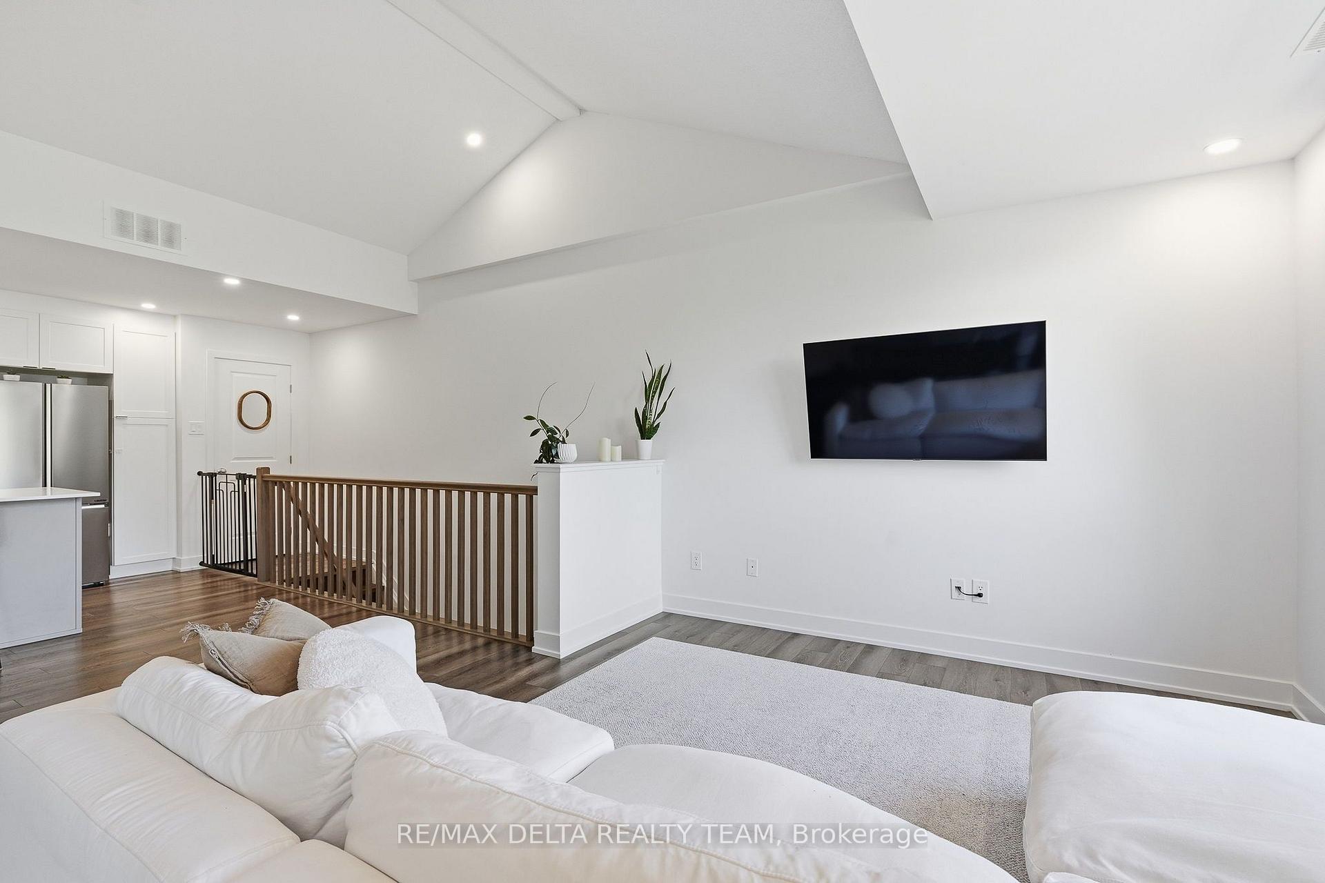 Photo 5 of Unit C, 400 C Rolling Meadow Crescent, Ottawa, Mer Bleue/Bradley Estates/Anderson Park — HOMEH