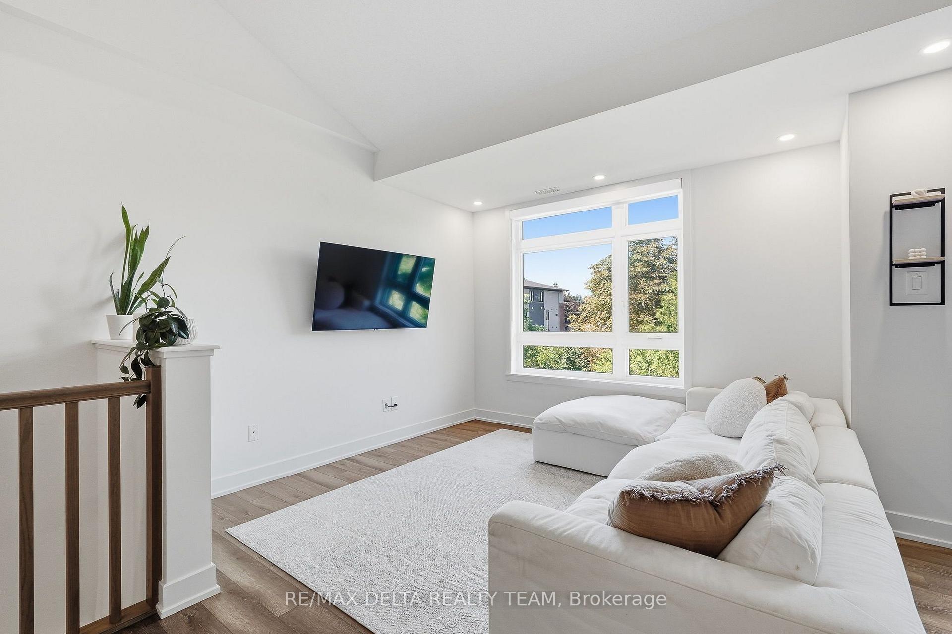 Photo 6 of Unit C, 400 C Rolling Meadow Crescent, Ottawa, Mer Bleue/Bradley Estates/Anderson Park — HOMEH