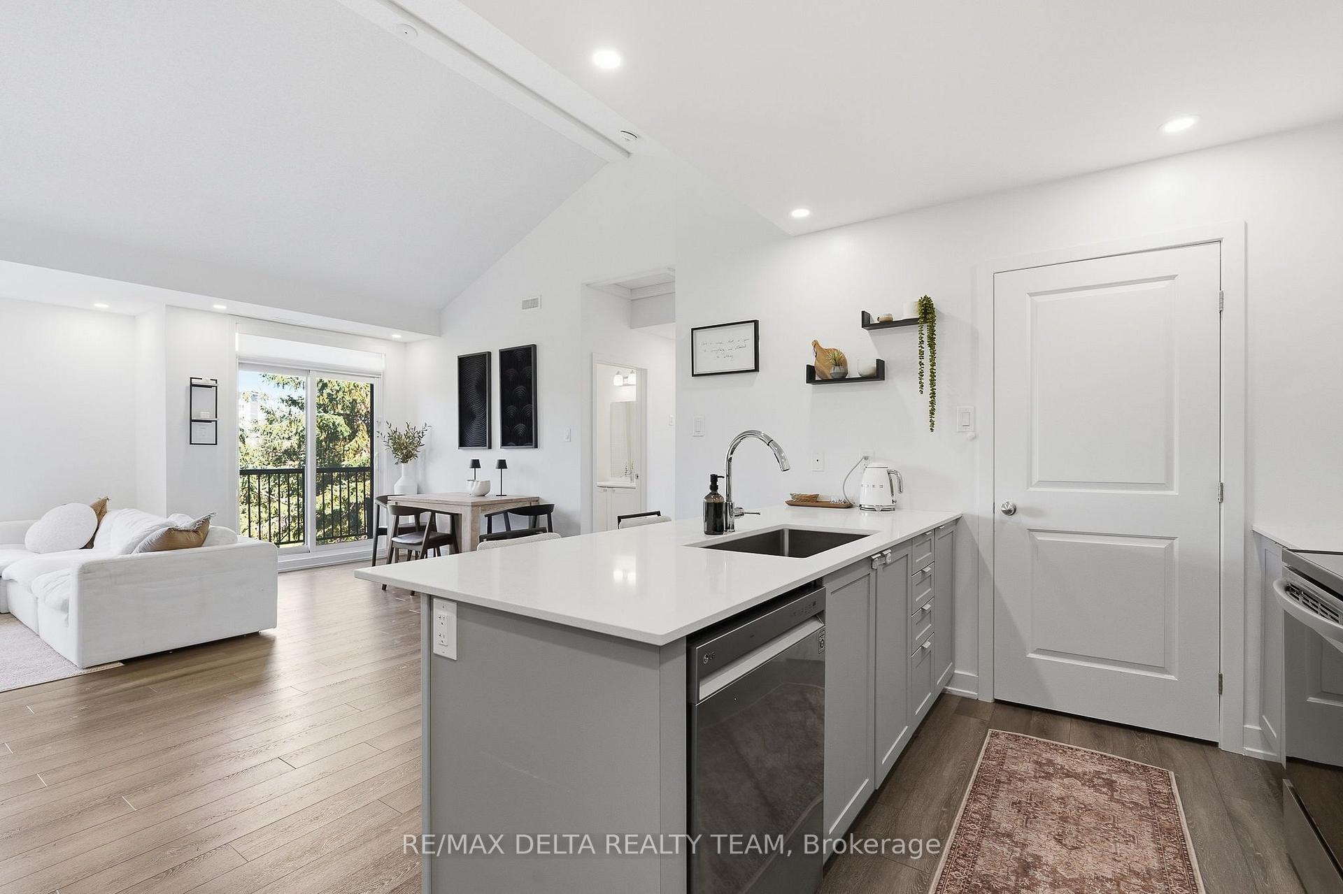 Photo 15 of Unit C, 400 C Rolling Meadow Crescent, Ottawa, Mer Bleue/Bradley Estates/Anderson Park — HOMEH