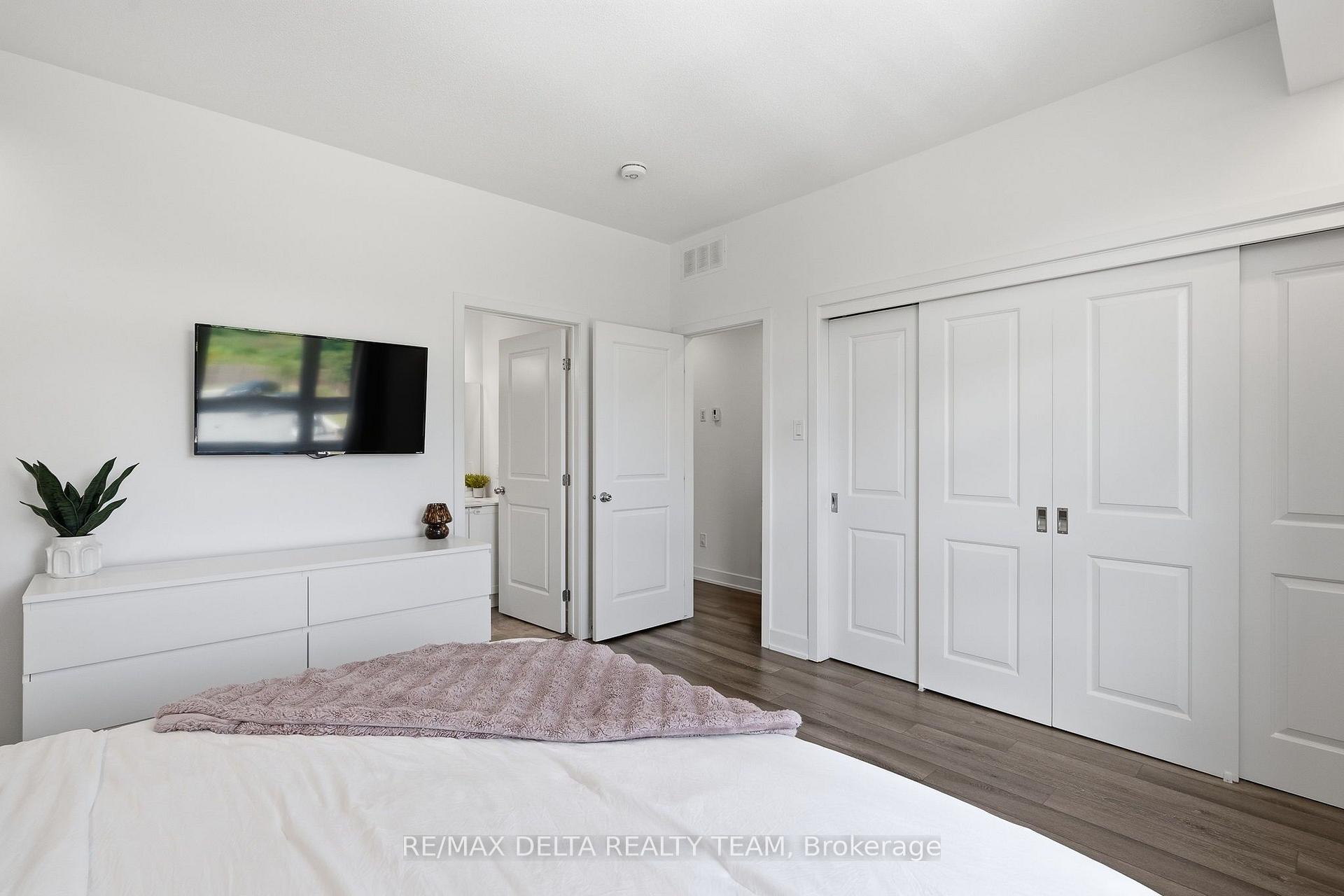 Photo 18 of Unit C, 400 C Rolling Meadow Crescent, Ottawa, Mer Bleue/Bradley Estates/Anderson Park — HOMEH