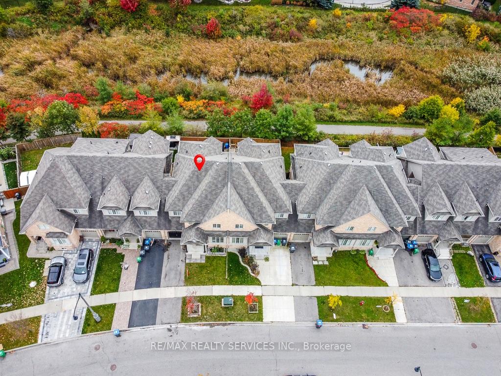 Photo 2 of 30 Naperton Drive, Brampton, Sandringham-Wellington — HOMEH