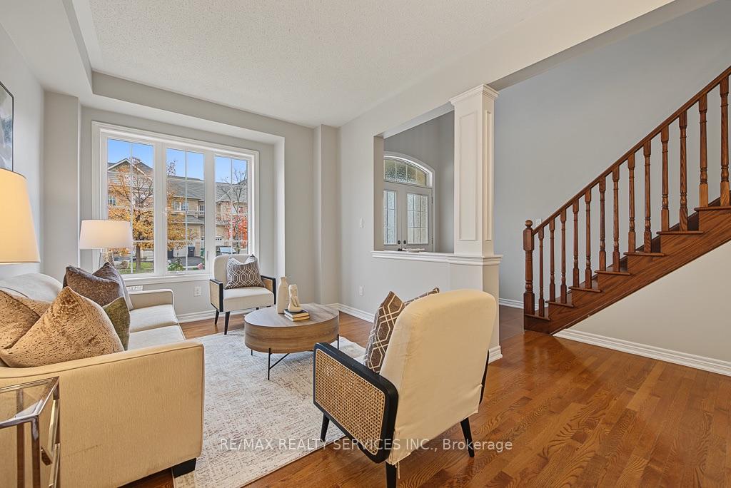 Photo 9 of 30 Naperton Drive, Brampton, Sandringham-Wellington — HOMEH