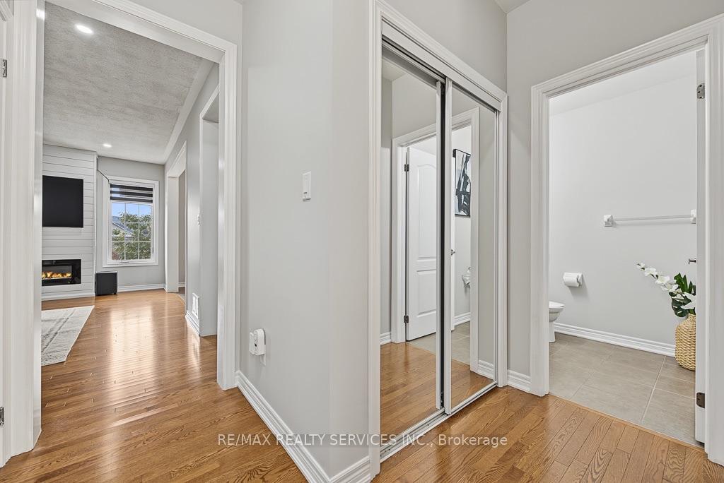 Photo 13 of 30 Naperton Drive, Brampton, Sandringham-Wellington — HOMEH