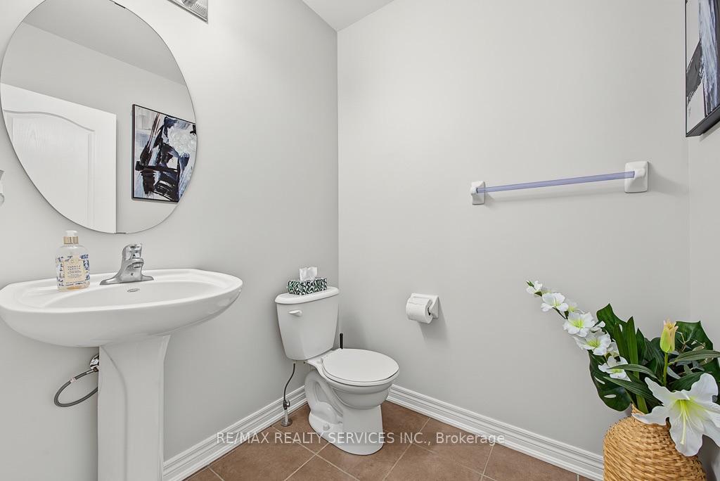 Photo 14 of 30 Naperton Drive, Brampton, Sandringham-Wellington — HOMEH