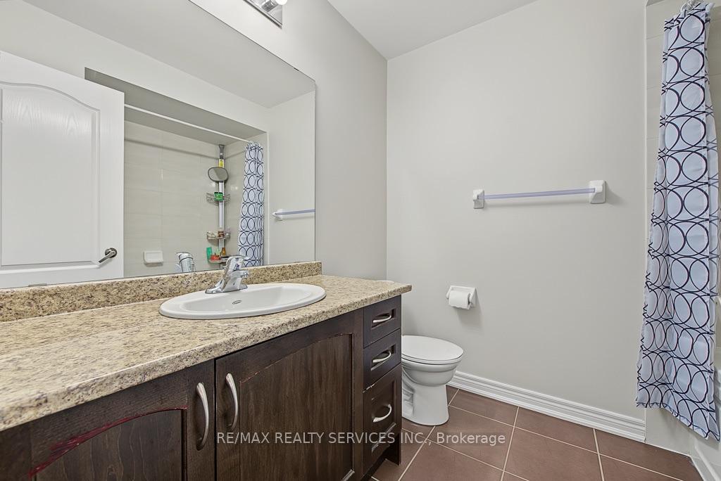 Photo 26 of 30 Naperton Drive, Brampton, Sandringham-Wellington — HOMEH