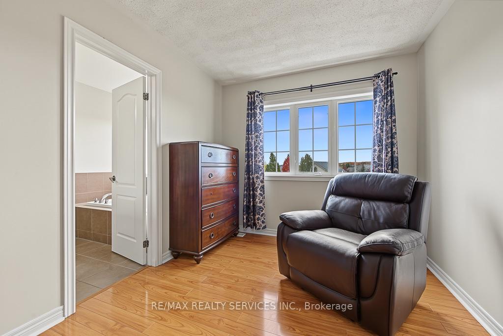 Photo 35 of 30 Naperton Drive, Brampton, Sandringham-Wellington — HOMEH