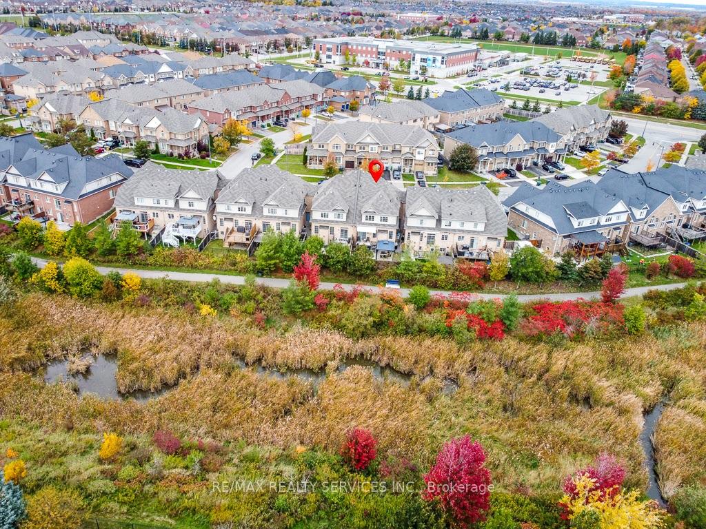 Photo 38 of 30 Naperton Drive, Brampton, Sandringham-Wellington — HOMEH