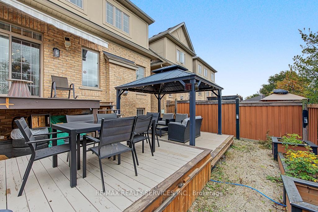 Photo 41 of 30 Naperton Drive, Brampton, Sandringham-Wellington — HOMEH
