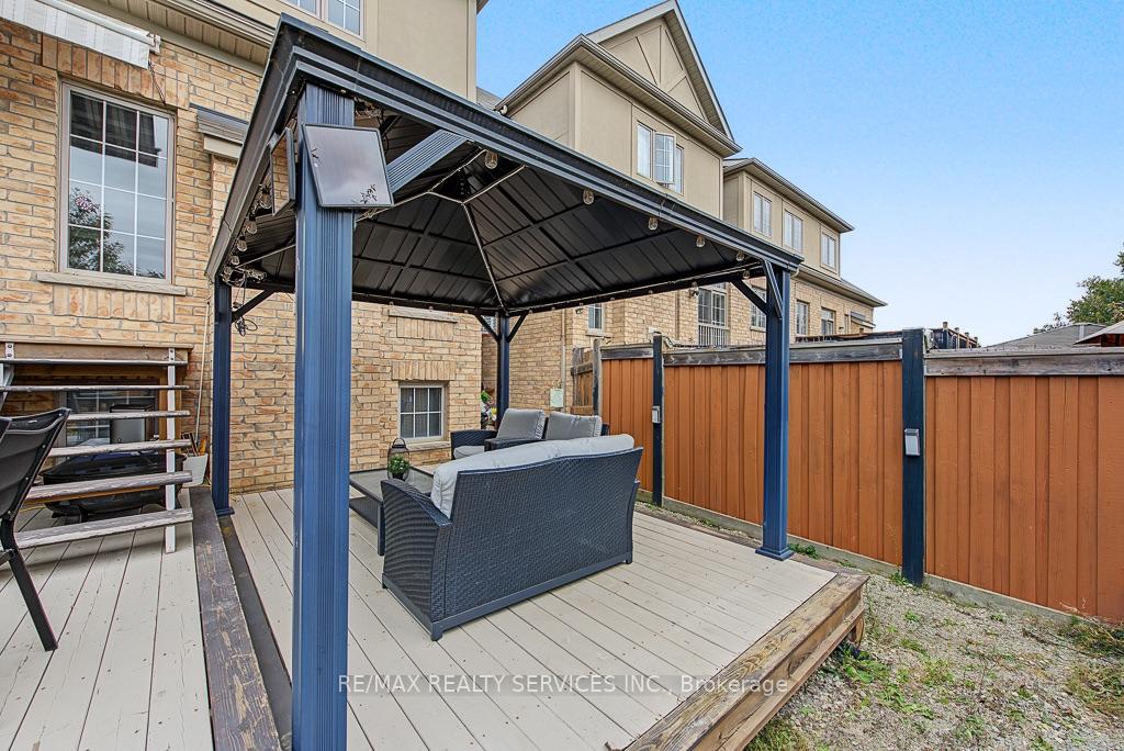 Photo 43 of 30 Naperton Drive, Brampton, Sandringham-Wellington — HOMEH