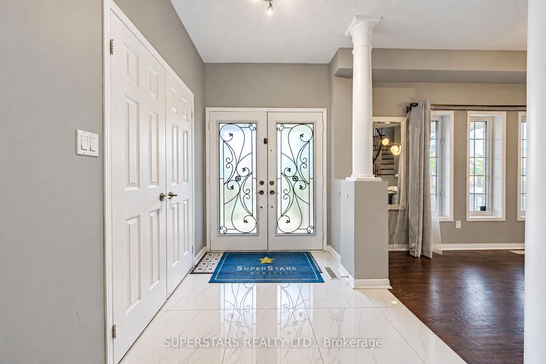 Photo 4 of 34 Westchester Crescent, Markham, Berczy — HOMEH
