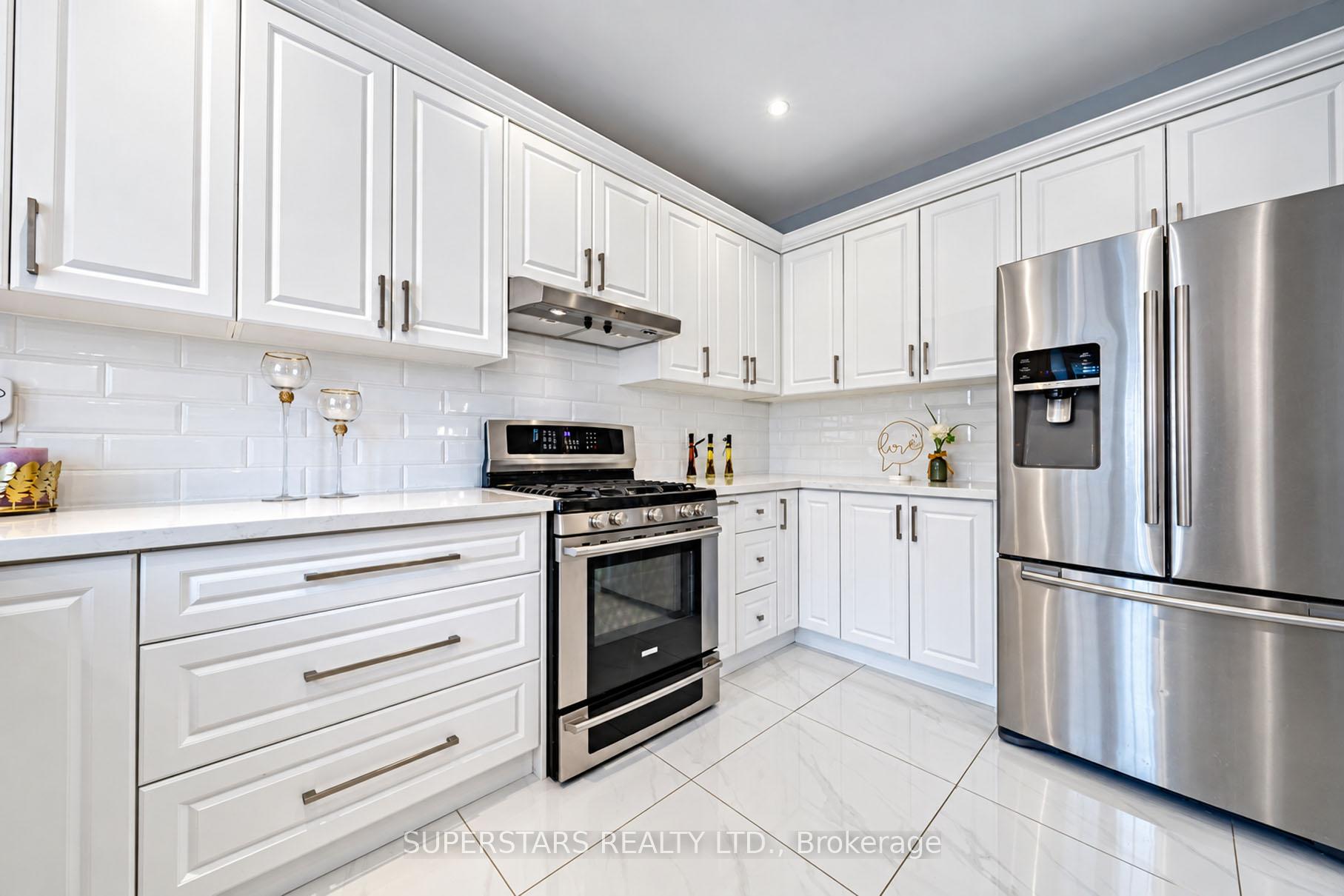 Photo 14 of 34 Westchester Crescent, Markham, Berczy — HOMEH