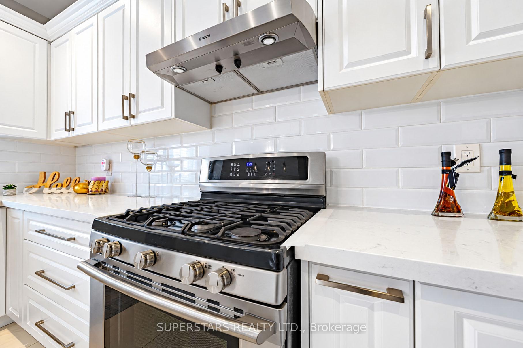 Photo 15 of 34 Westchester Crescent, Markham, Berczy — HOMEH