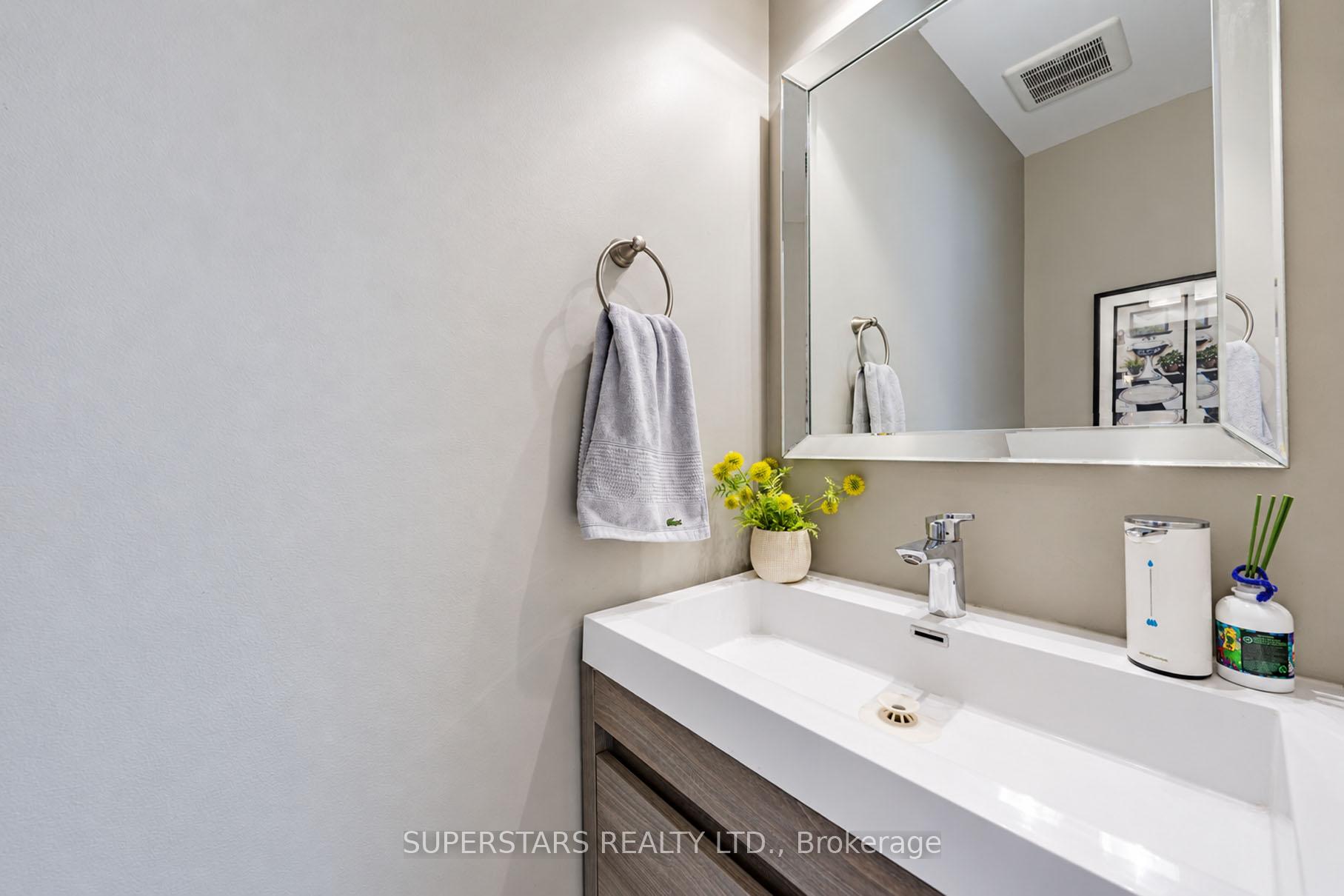 Photo 18 of 34 Westchester Crescent, Markham, Berczy — HOMEH