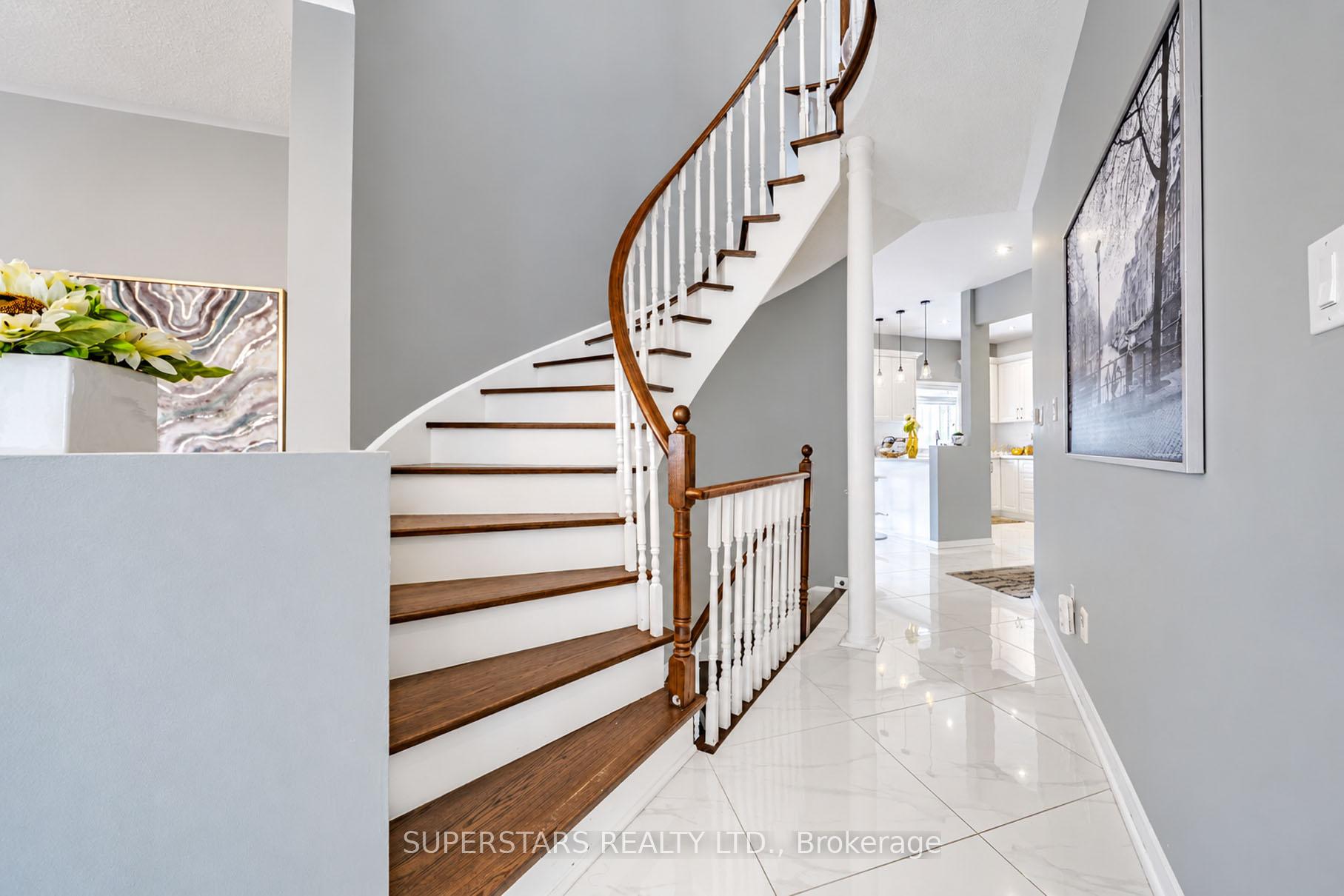 Photo 19 of 34 Westchester Crescent, Markham, Berczy — HOMEH