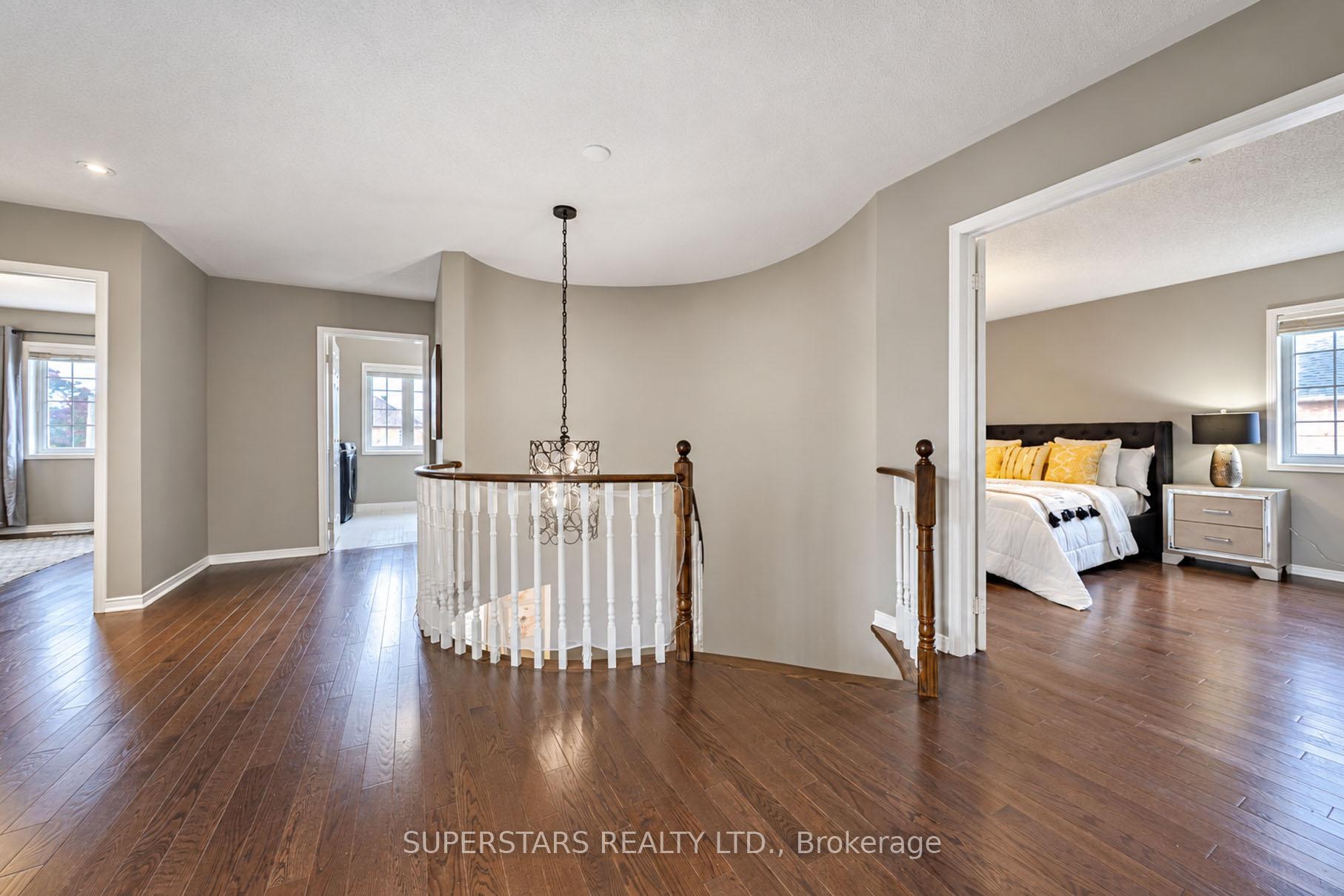 Photo 20 of 34 Westchester Crescent, Markham, Berczy — HOMEH