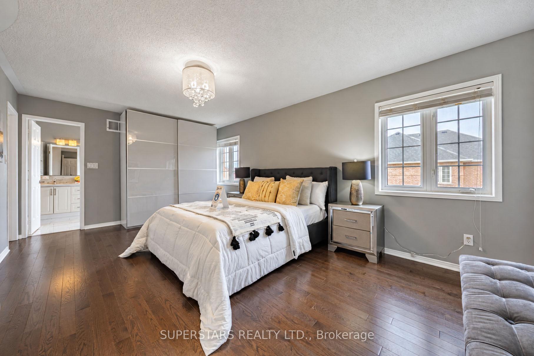 Photo 22 of 34 Westchester Crescent, Markham, Berczy — HOMEH