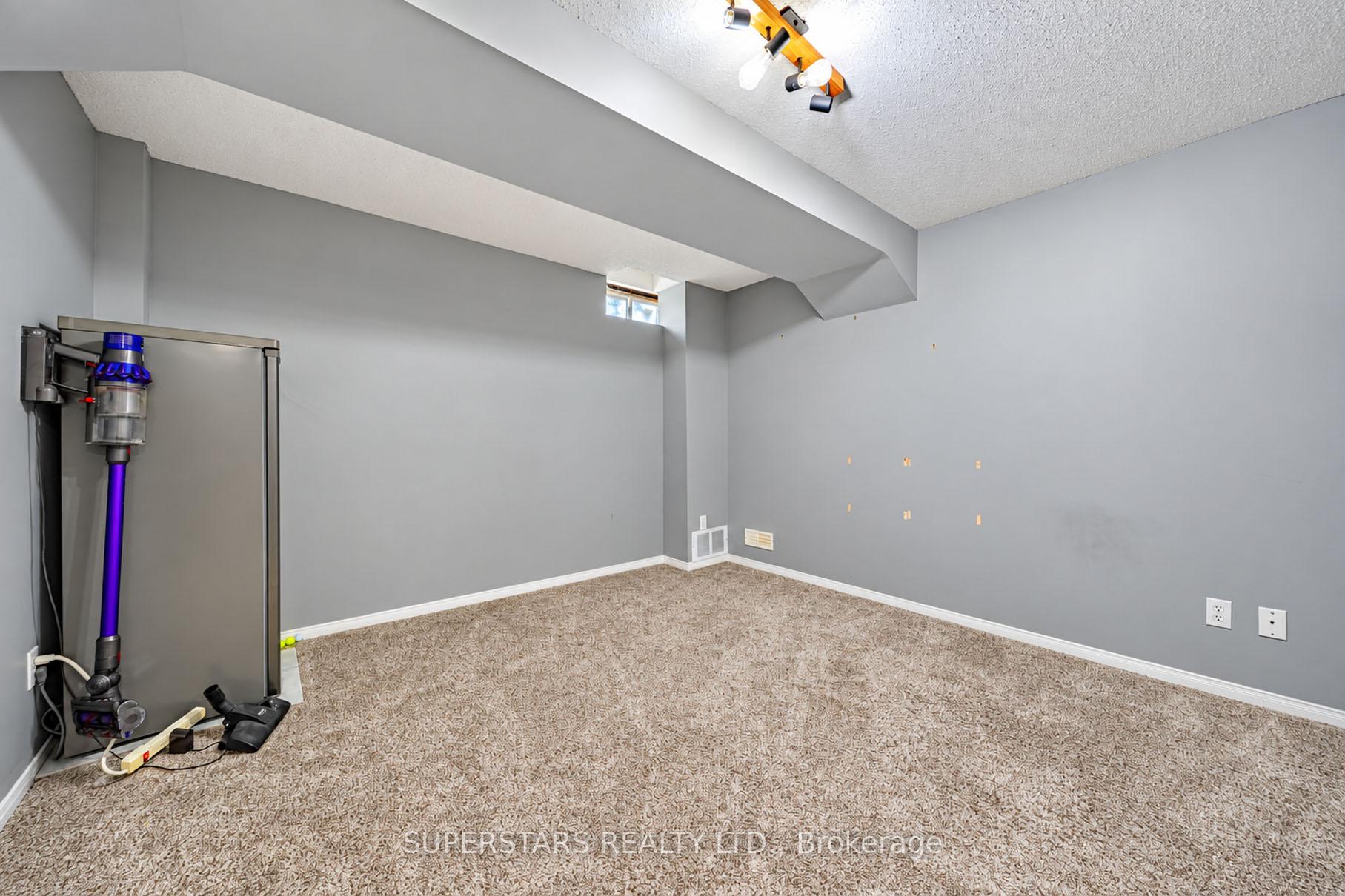 Photo 36 of 34 Westchester Crescent, Markham, Berczy — HOMEH