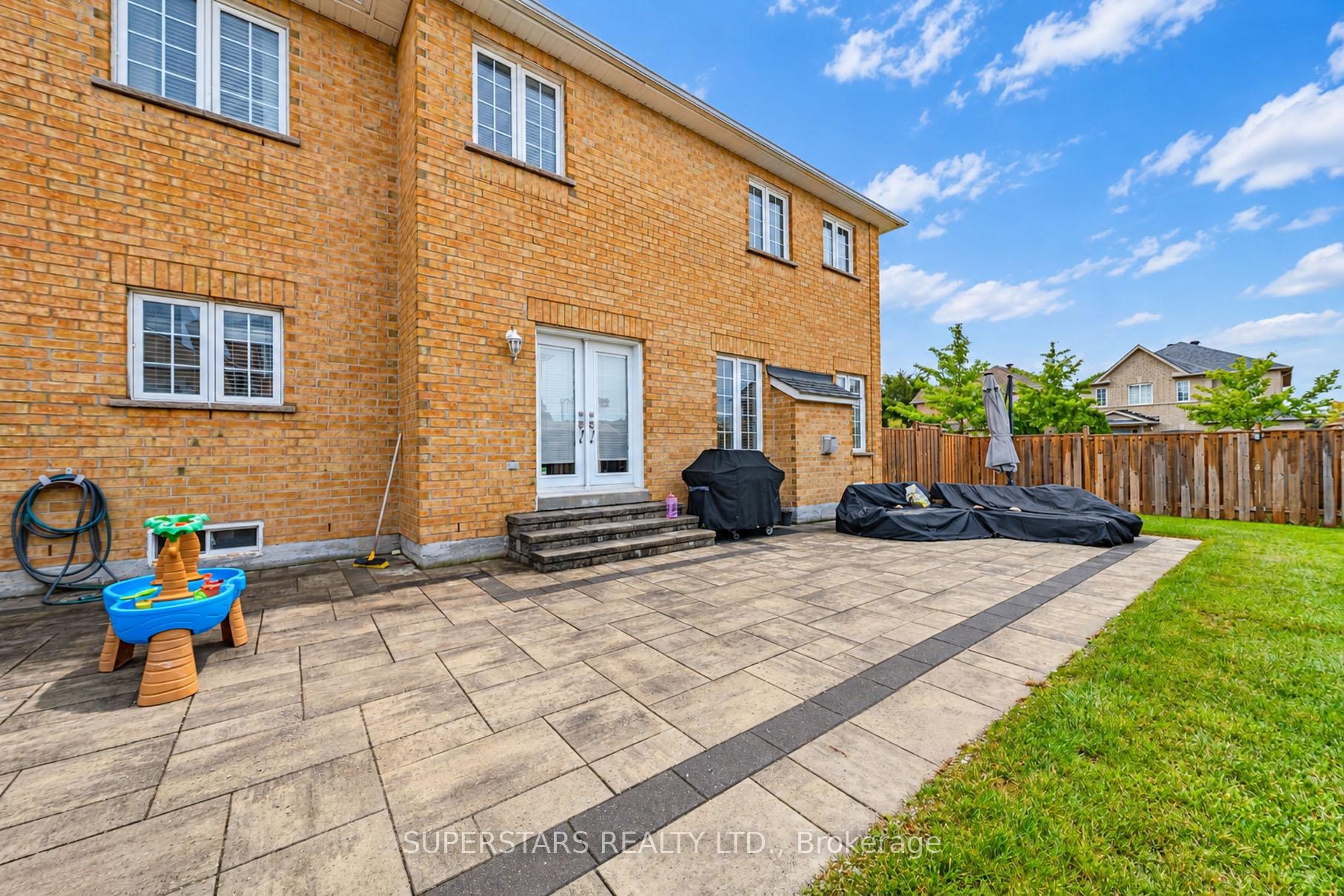 Photo 37 of 34 Westchester Crescent, Markham, Berczy — HOMEH