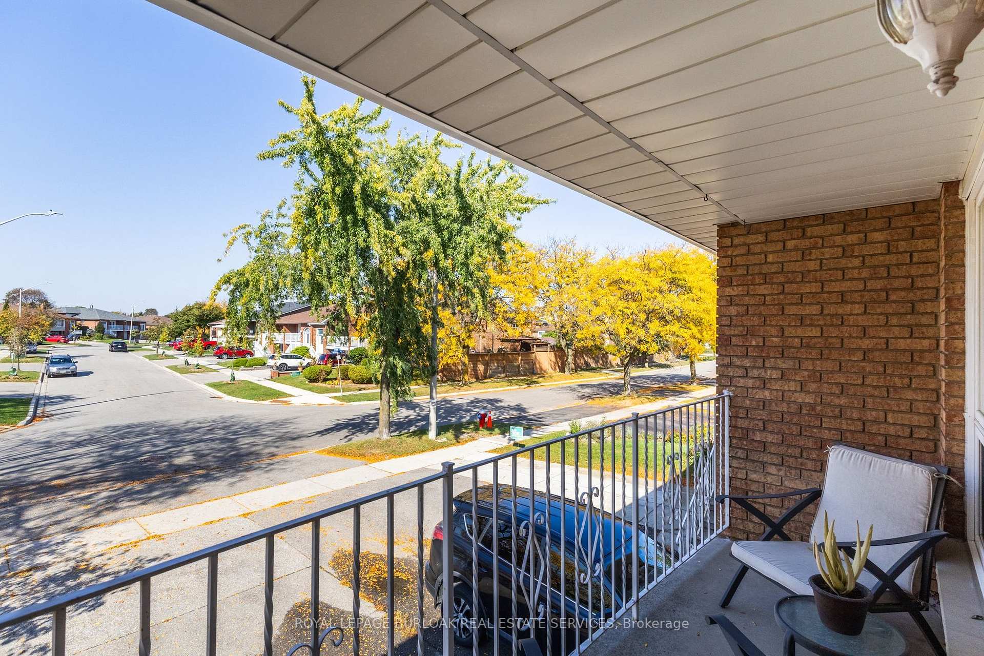 Photo 4 of 3974 Midhurst Lane, Mississauga, Rathwood — HOMEH