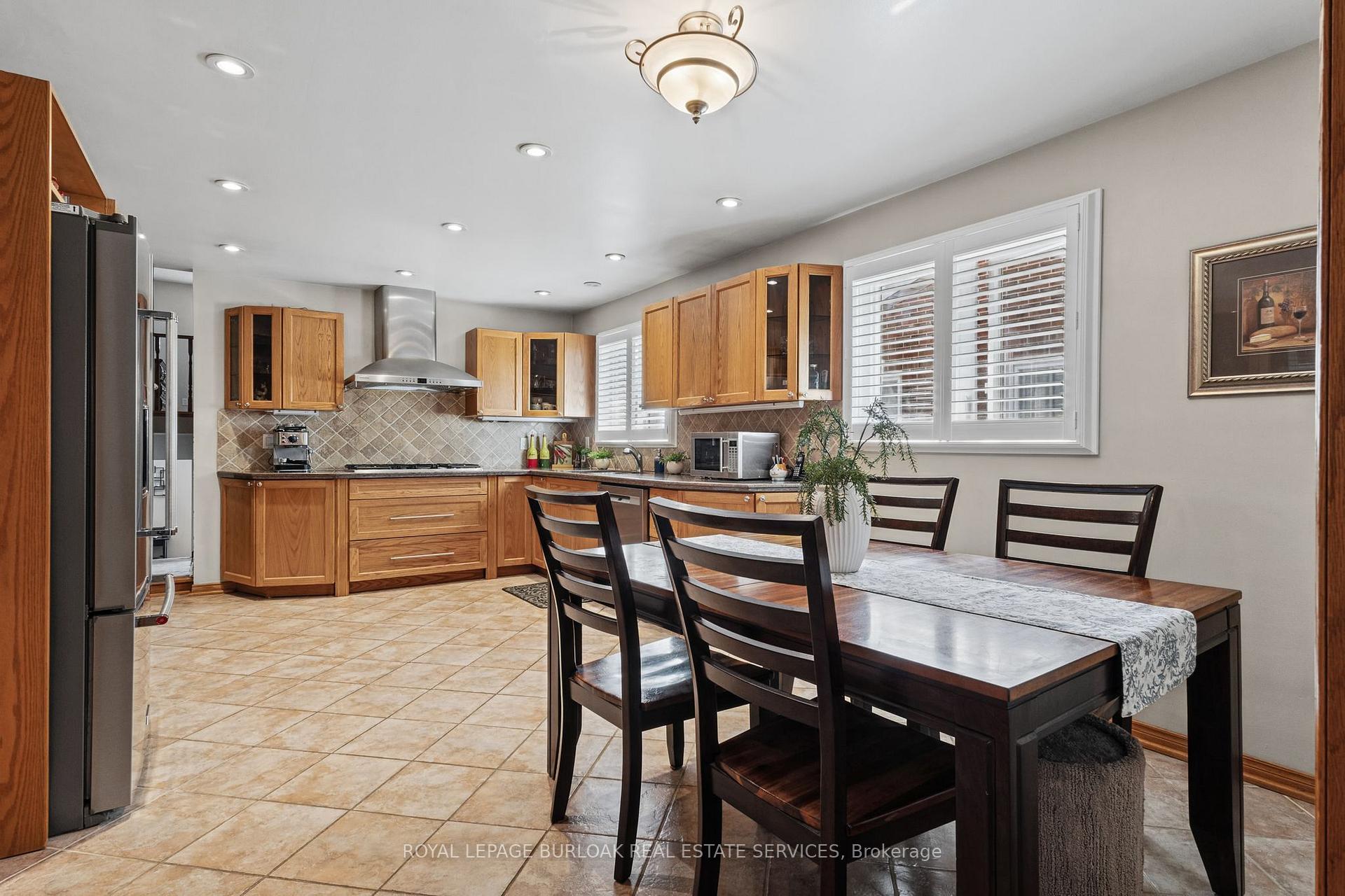 Photo 10 of 3974 Midhurst Lane, Mississauga, Rathwood — HOMEH
