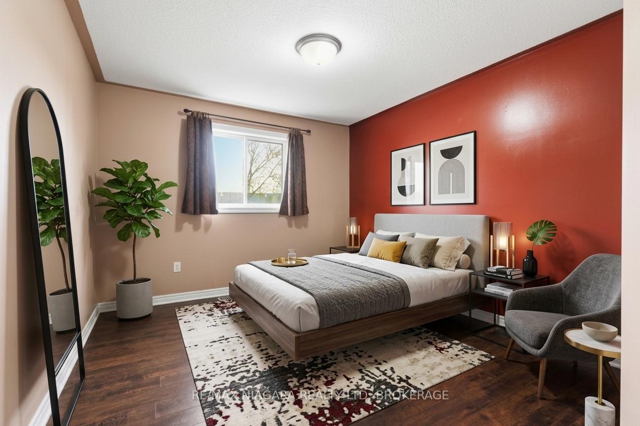 Photo 9 of 8253 Costabile Drive, Niagara Falls, Ascot — HOMEH