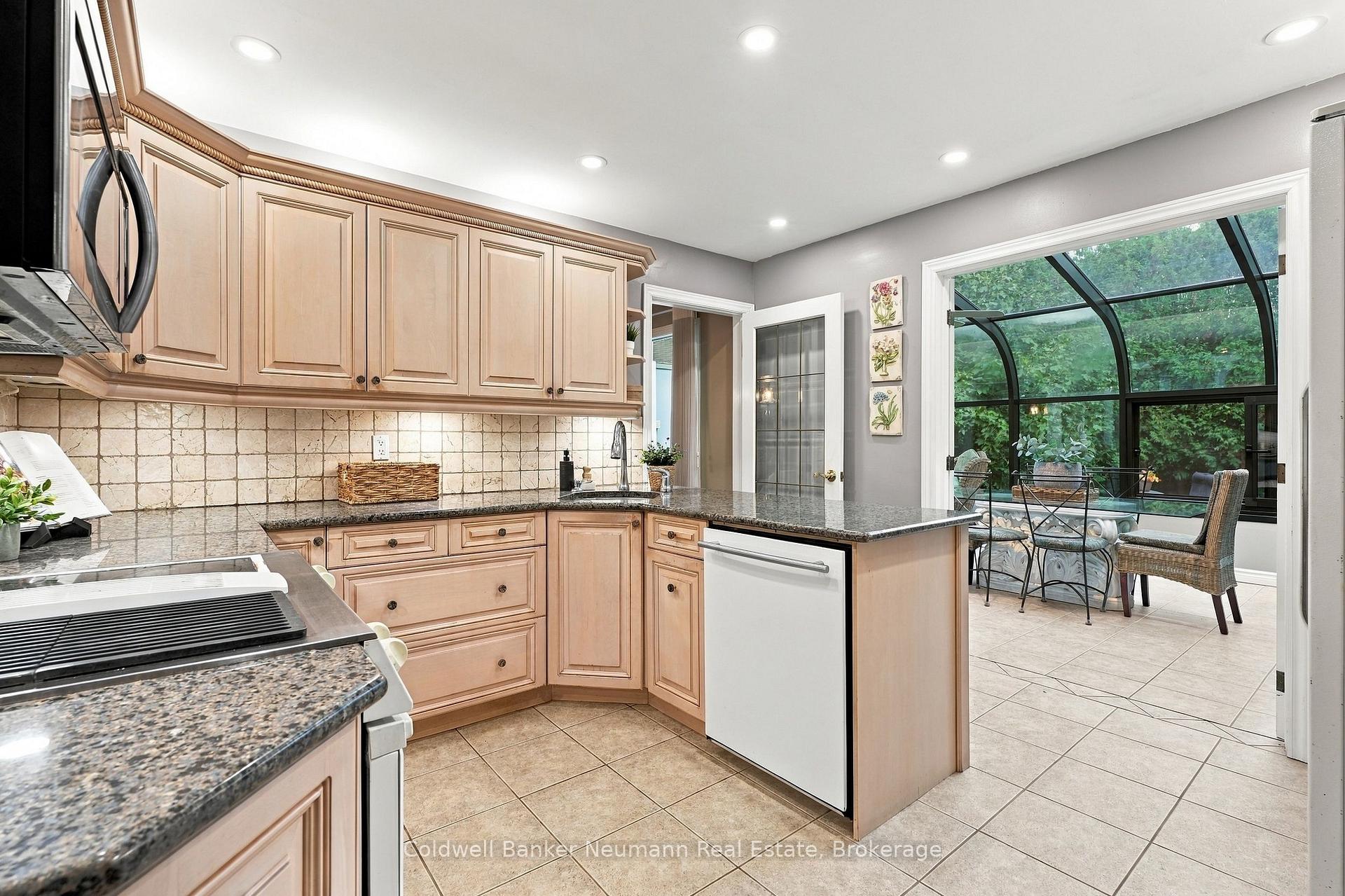 Photo 18 of 34 Kron Drive, Guelph, Kortright West — HOMEH