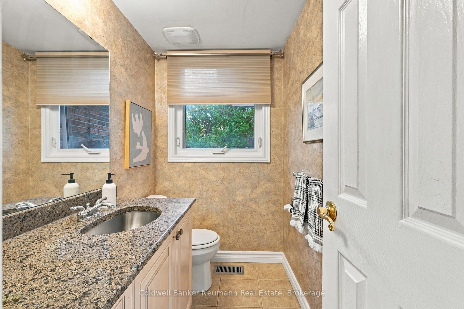 Photo 23 of 34 Kron Drive, Guelph, Kortright West — HOMEH