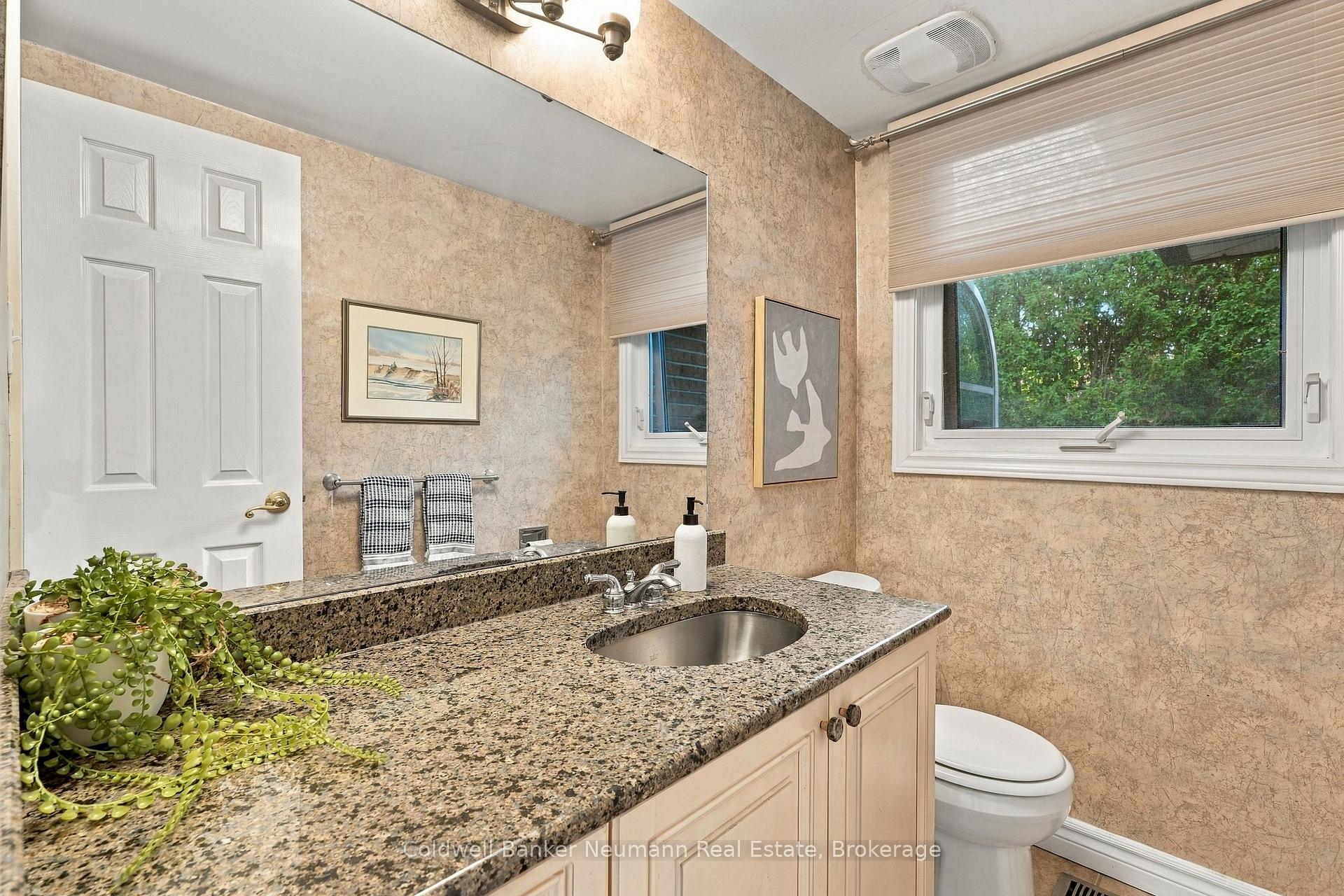 Photo 24 of 34 Kron Drive, Guelph, Kortright West — HOMEH