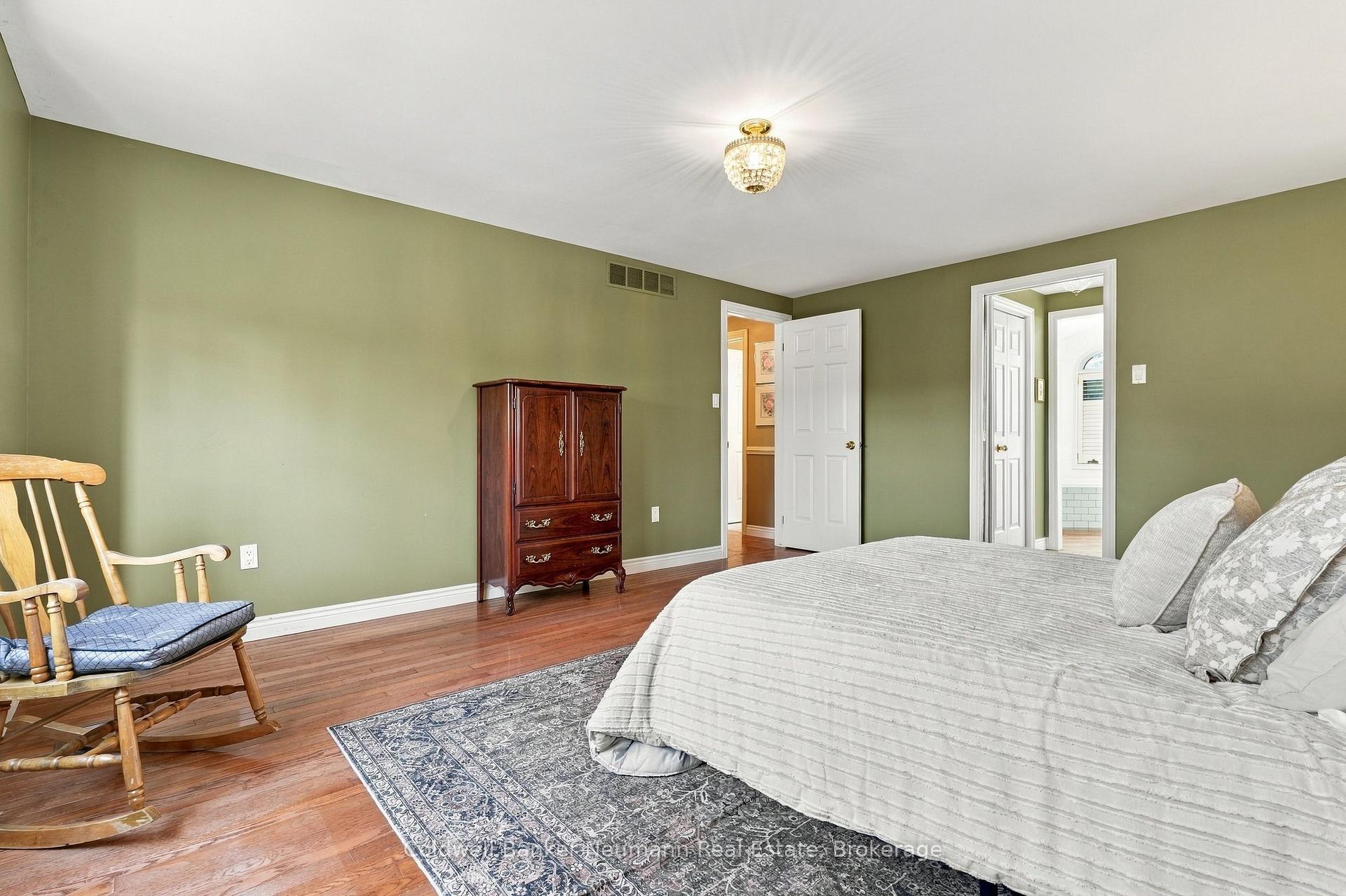Photo 26 of 34 Kron Drive, Guelph, Kortright West — HOMEH