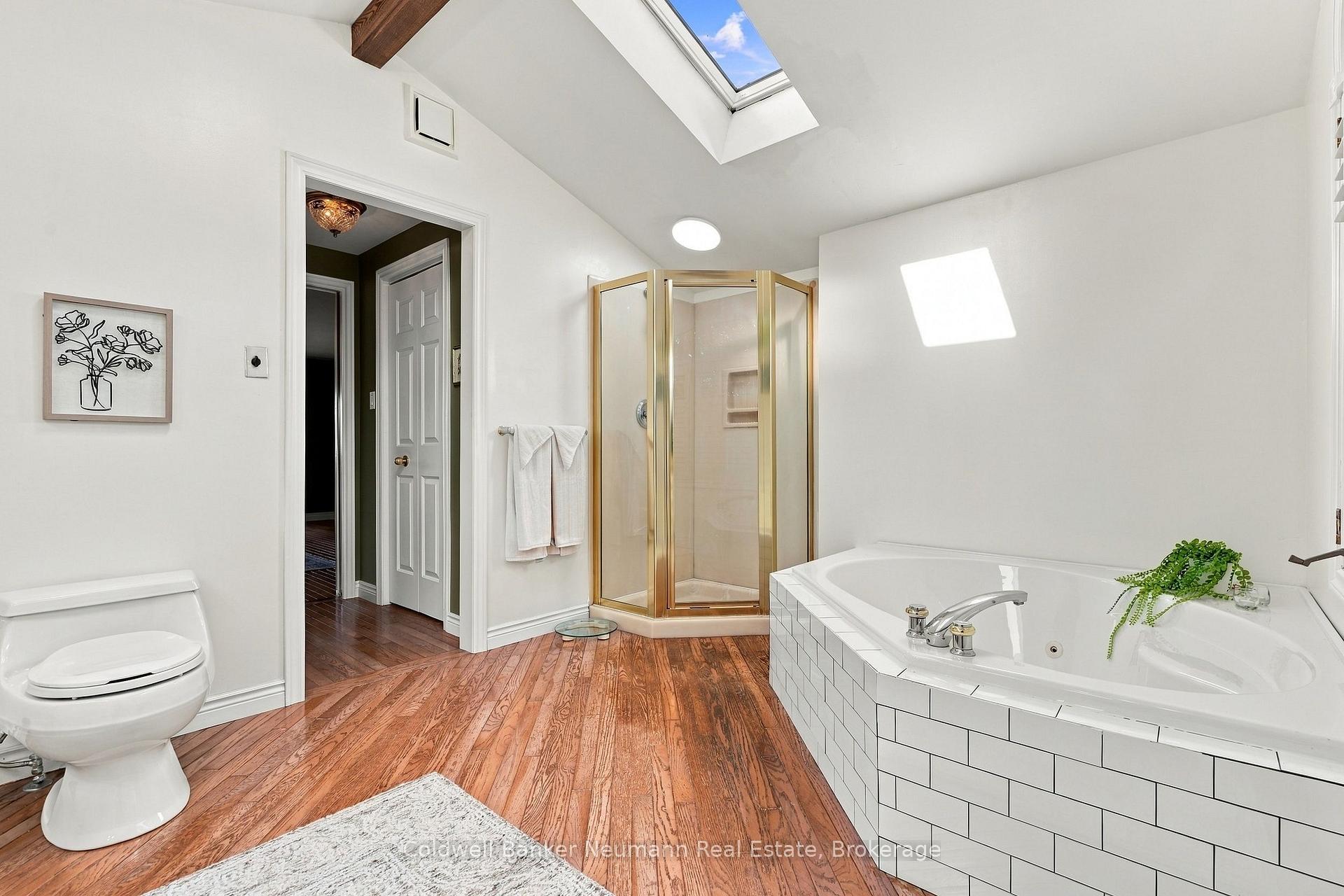 Photo 29 of 34 Kron Drive, Guelph, Kortright West — HOMEH