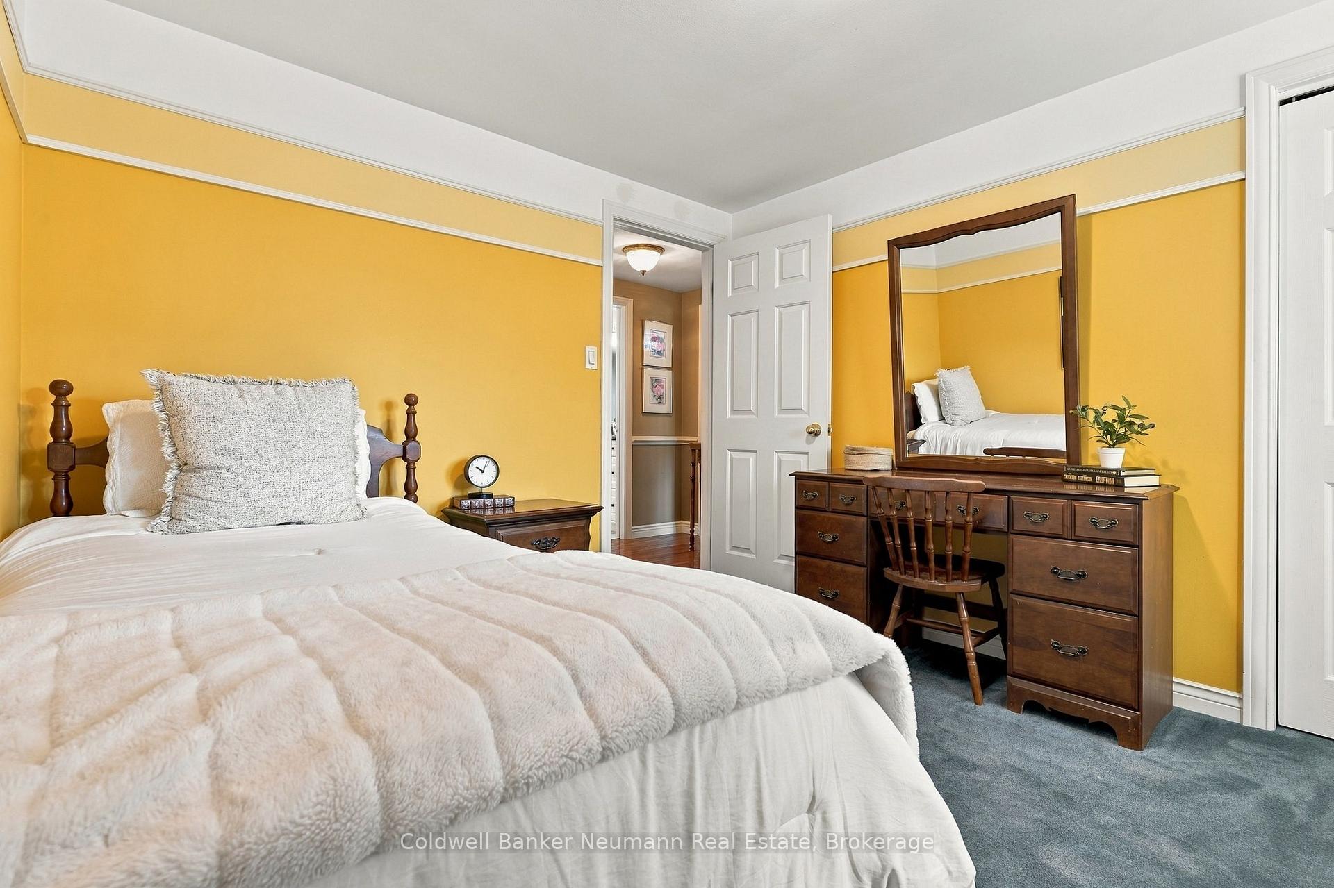 Photo 33 of 34 Kron Drive, Guelph, Kortright West — HOMEH