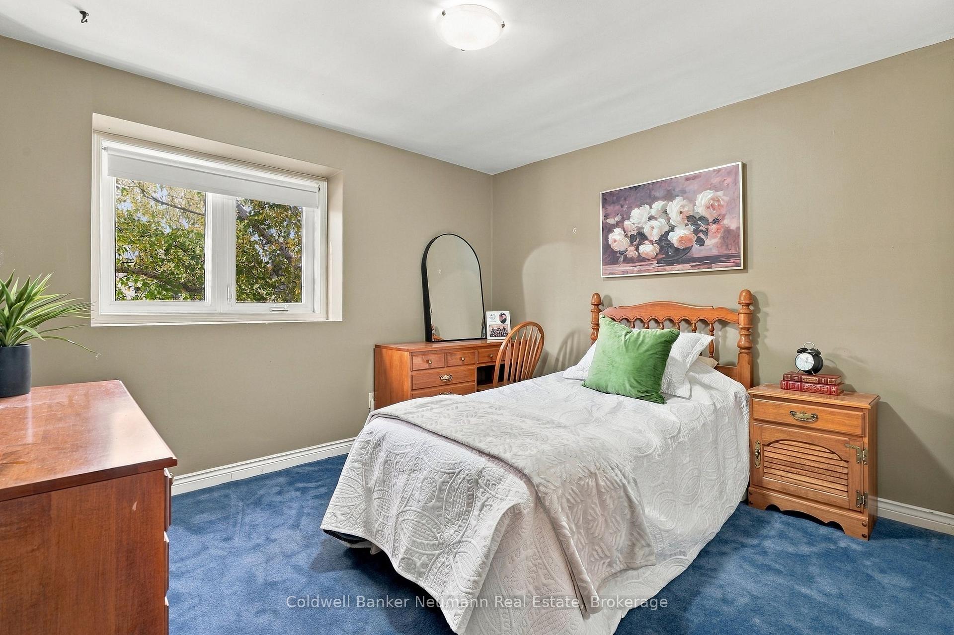 Photo 35 of 34 Kron Drive, Guelph, Kortright West — HOMEH