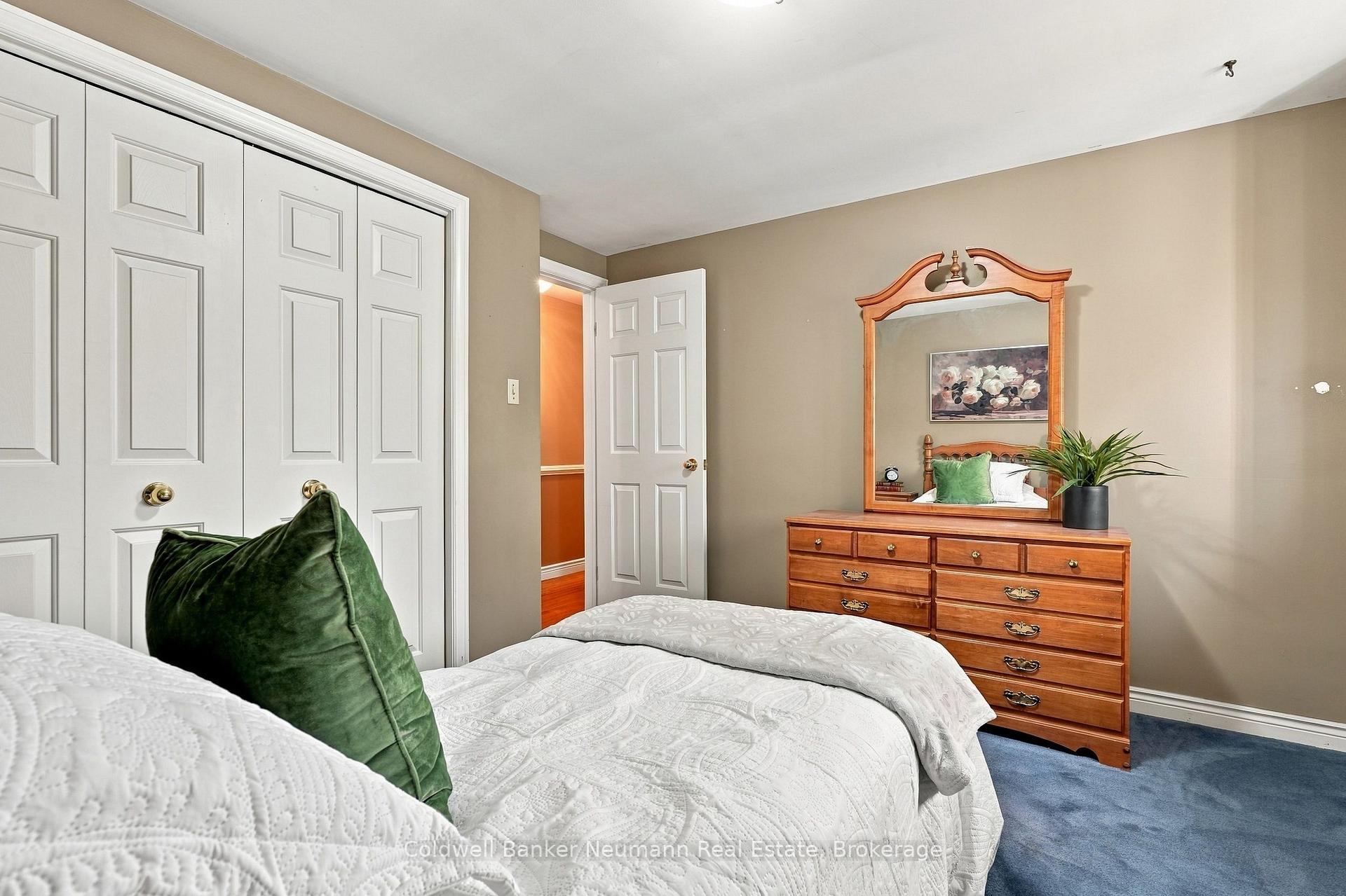 Photo 36 of 34 Kron Drive, Guelph, Kortright West — HOMEH