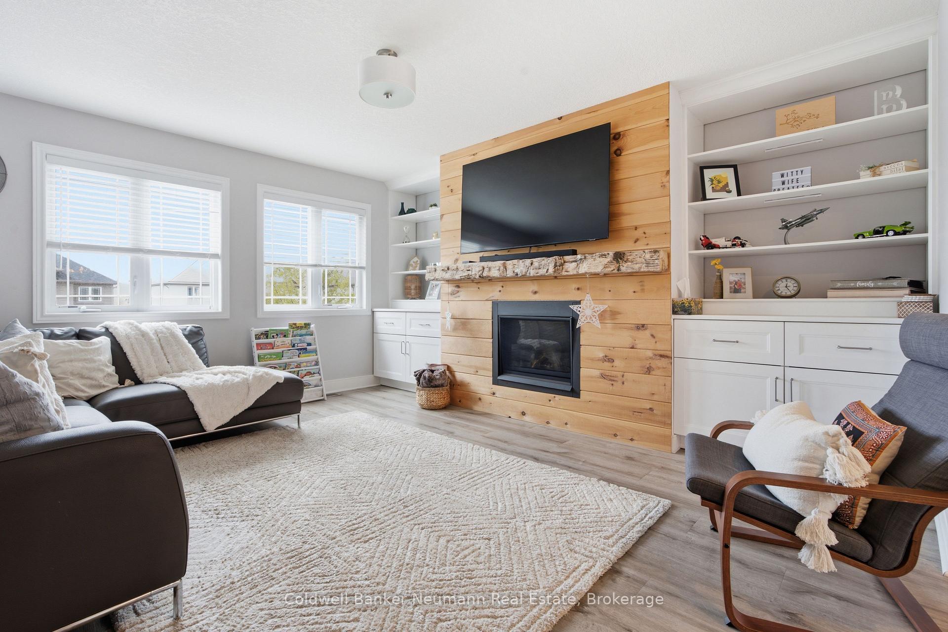 Photo 4 of 110 Oakes Crescent, Guelph, Grange Road — HOMEH