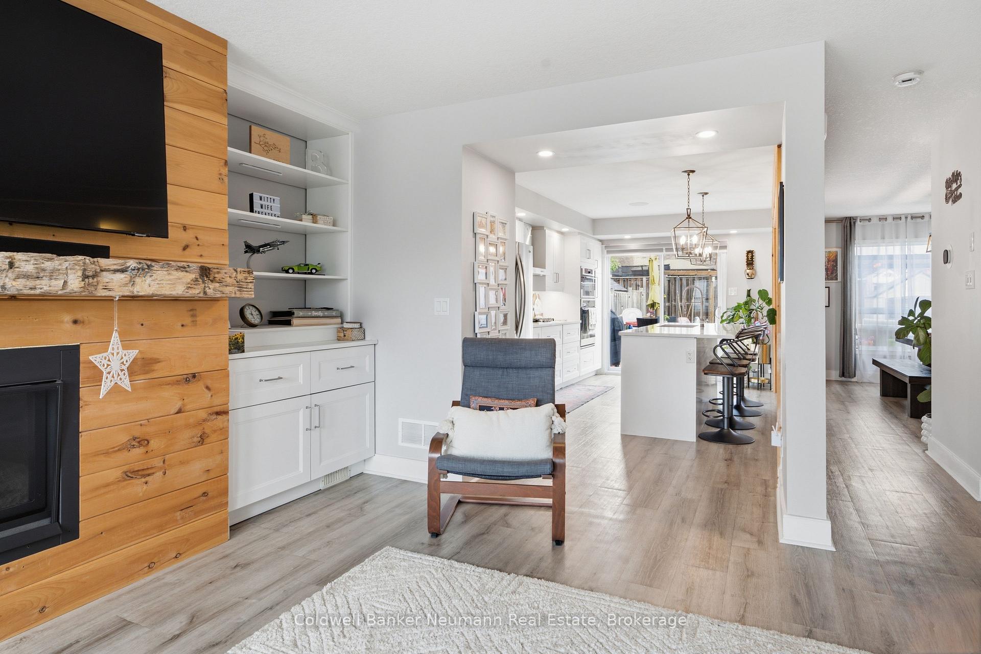 Photo 6 of 110 Oakes Crescent, Guelph, Grange Road — HOMEH